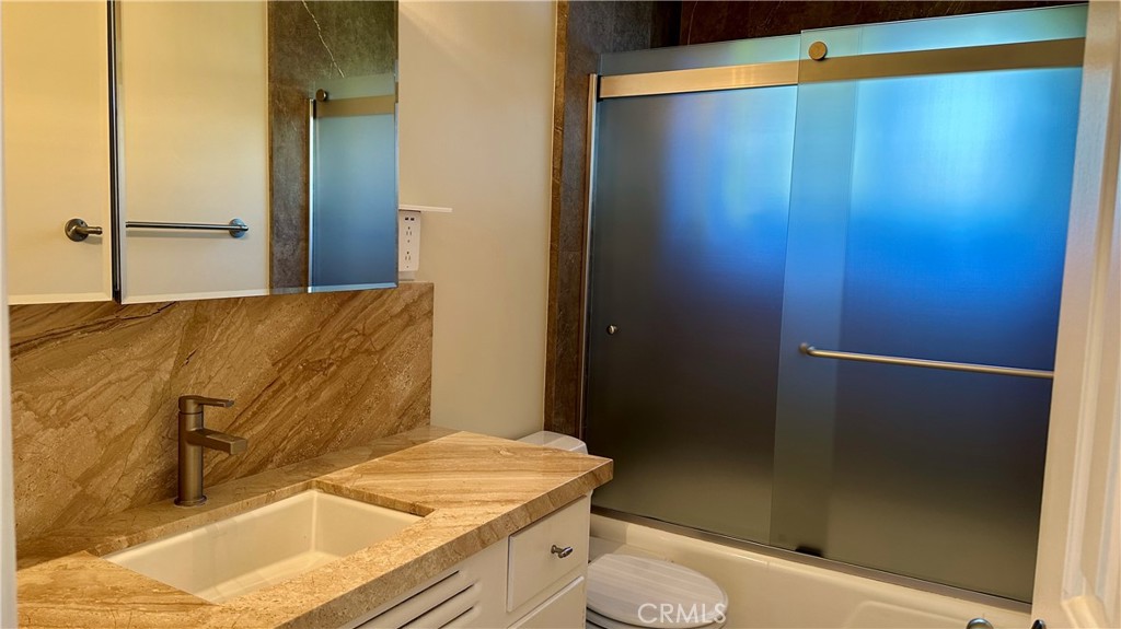 314 Avenida Granada C