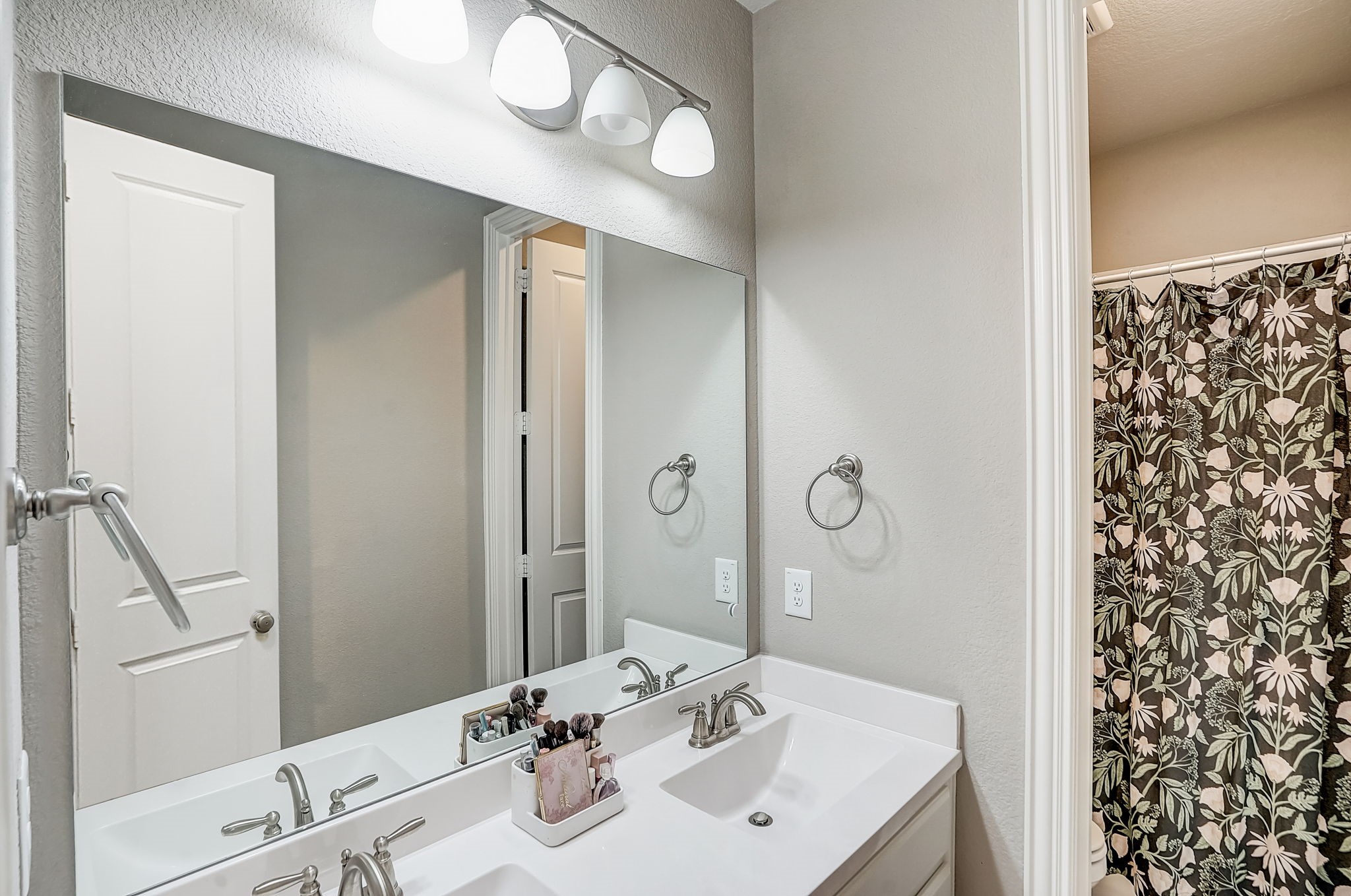9233 Pecan Woods Trail