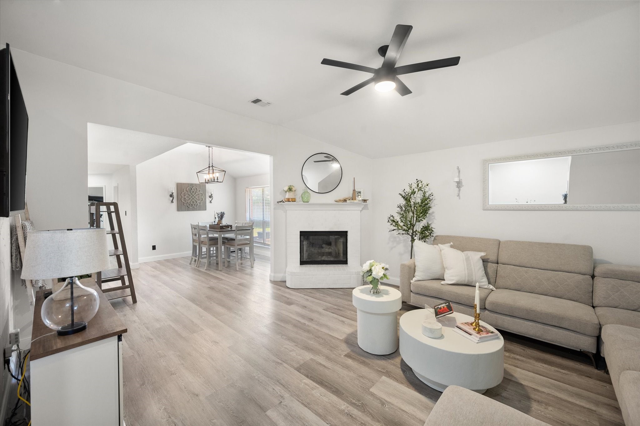 7027 Snowivy Court