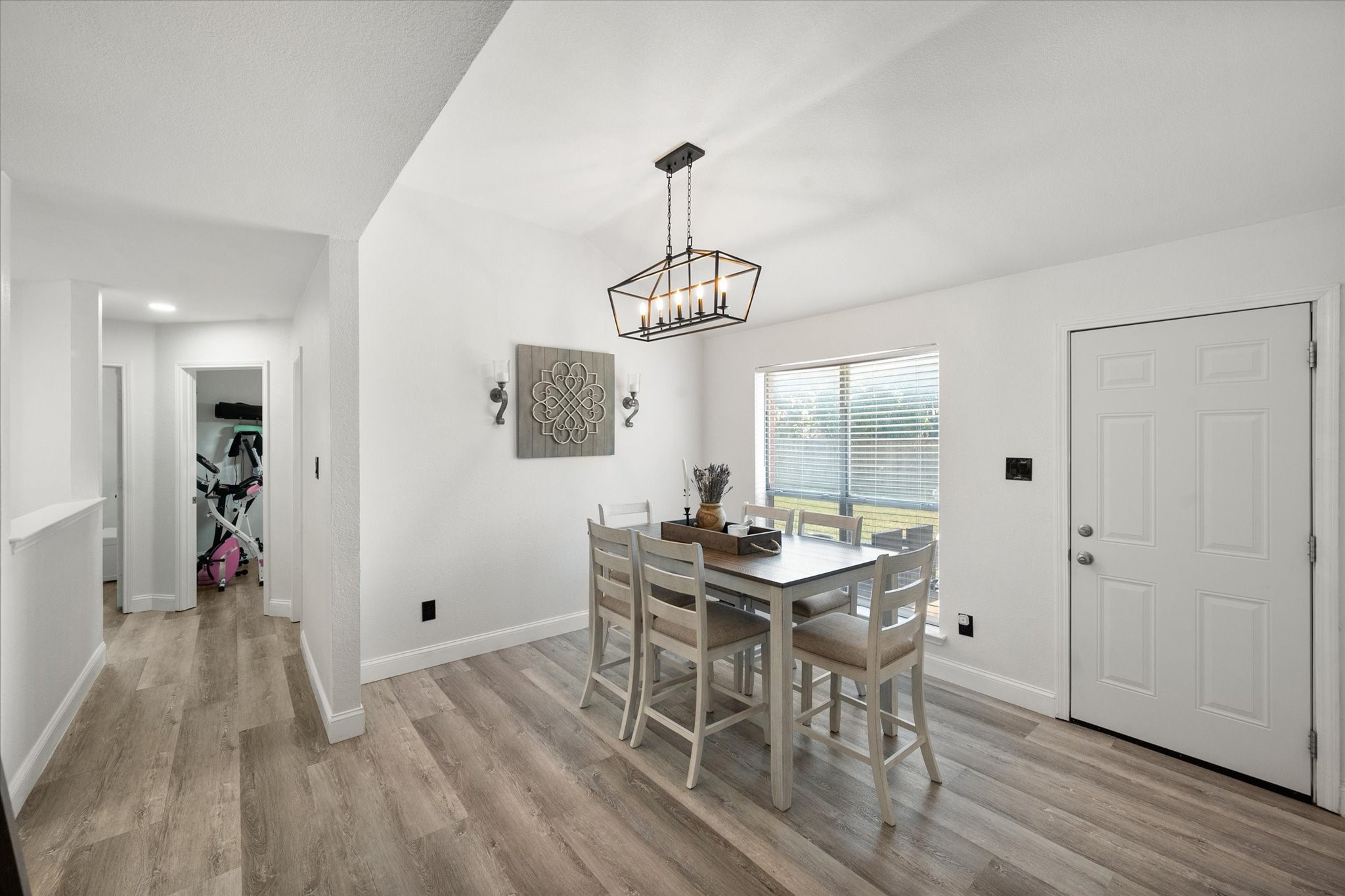 7027 Snowivy Court