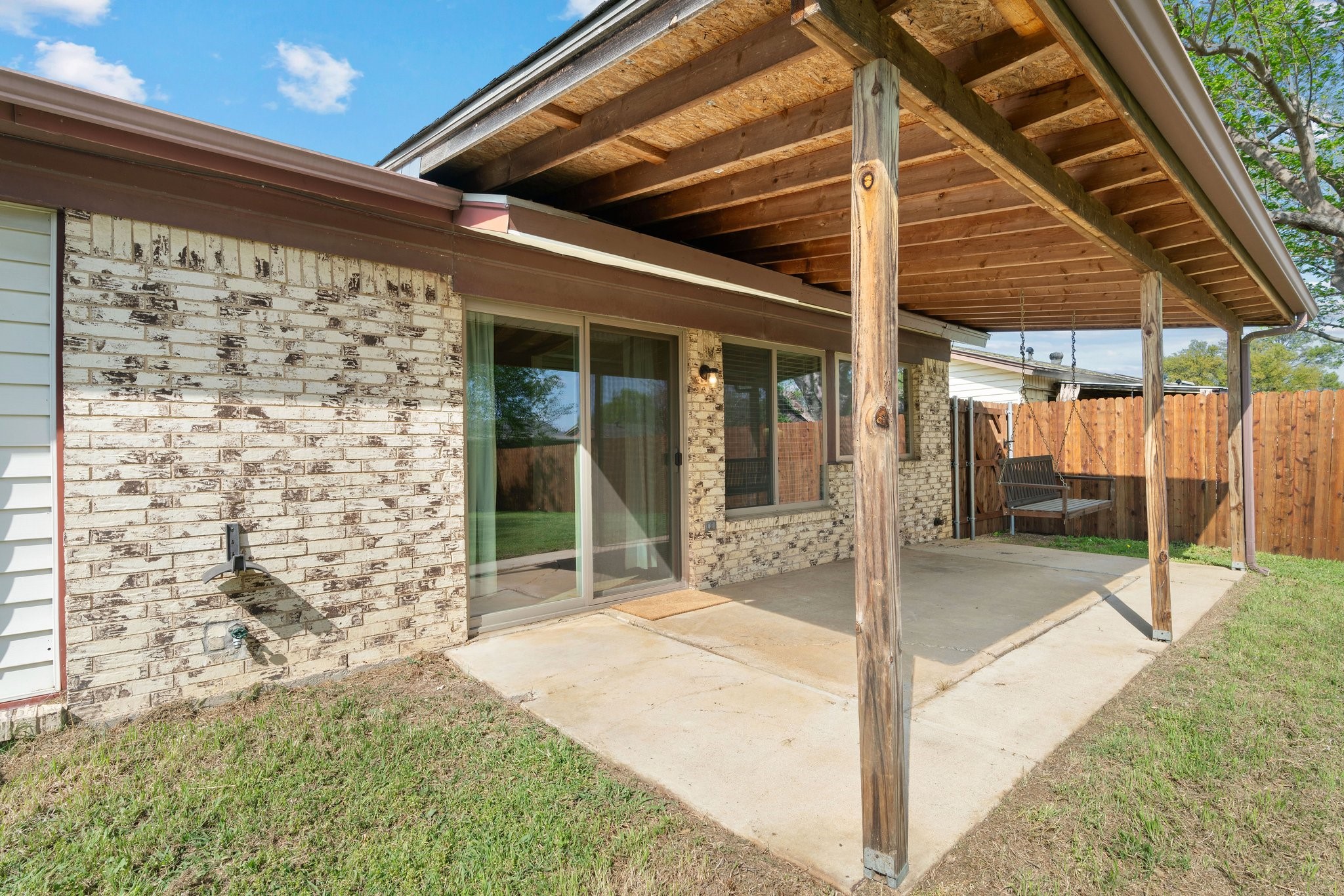 1512 Palisades Drive