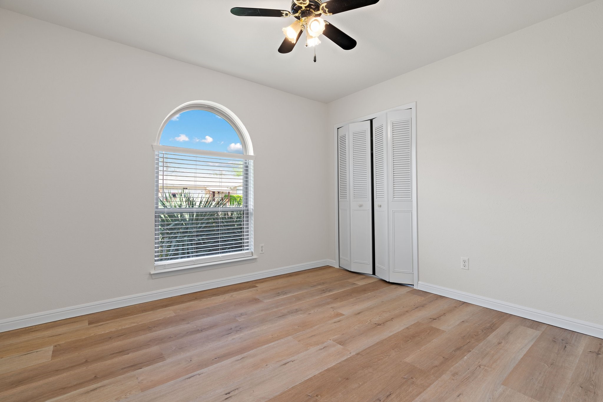 1512 Palisades Drive