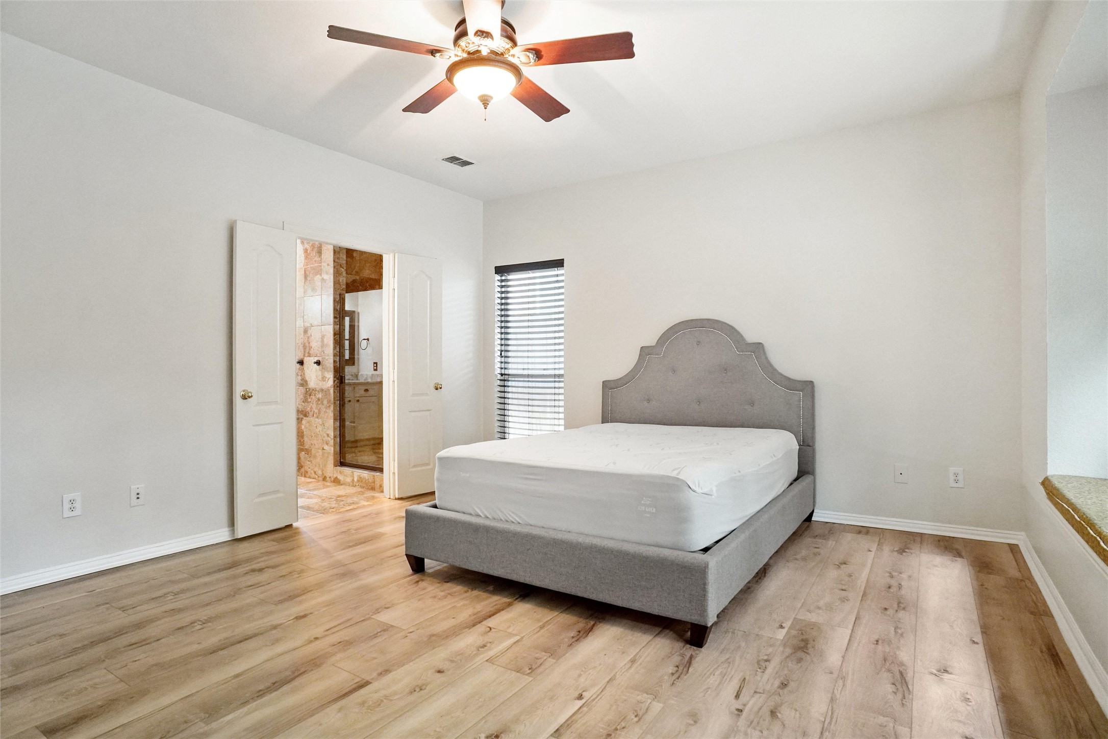2217 Knoll Ridge Drive