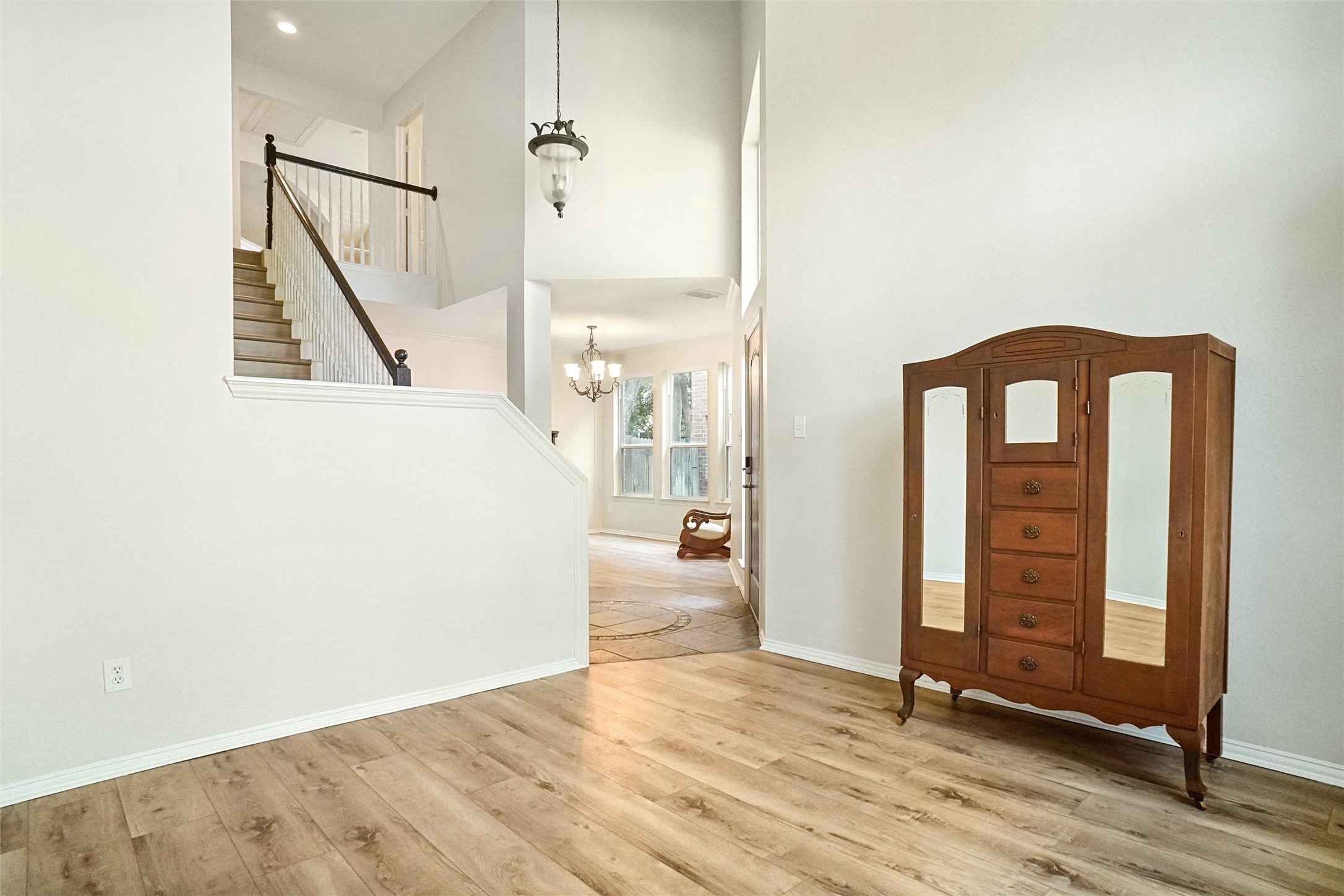 2217 Knoll Ridge Drive