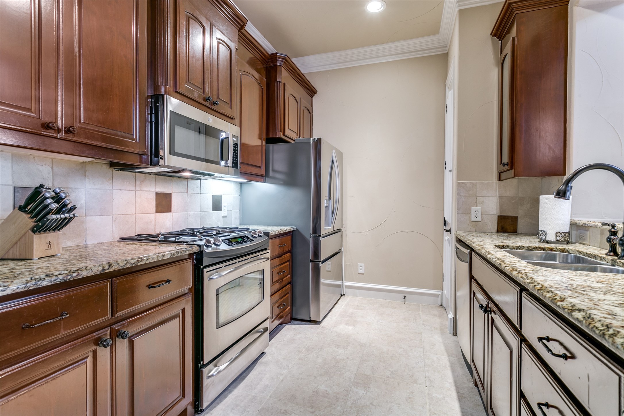 800 Rockingham Drive