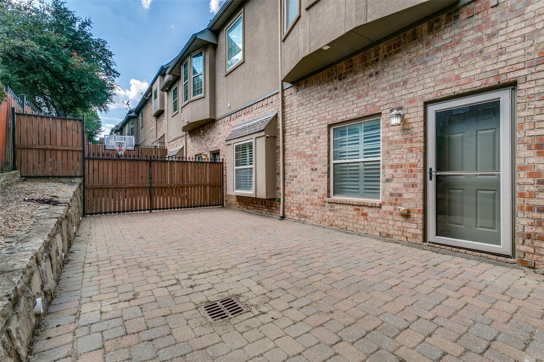 800 Rockingham Drive