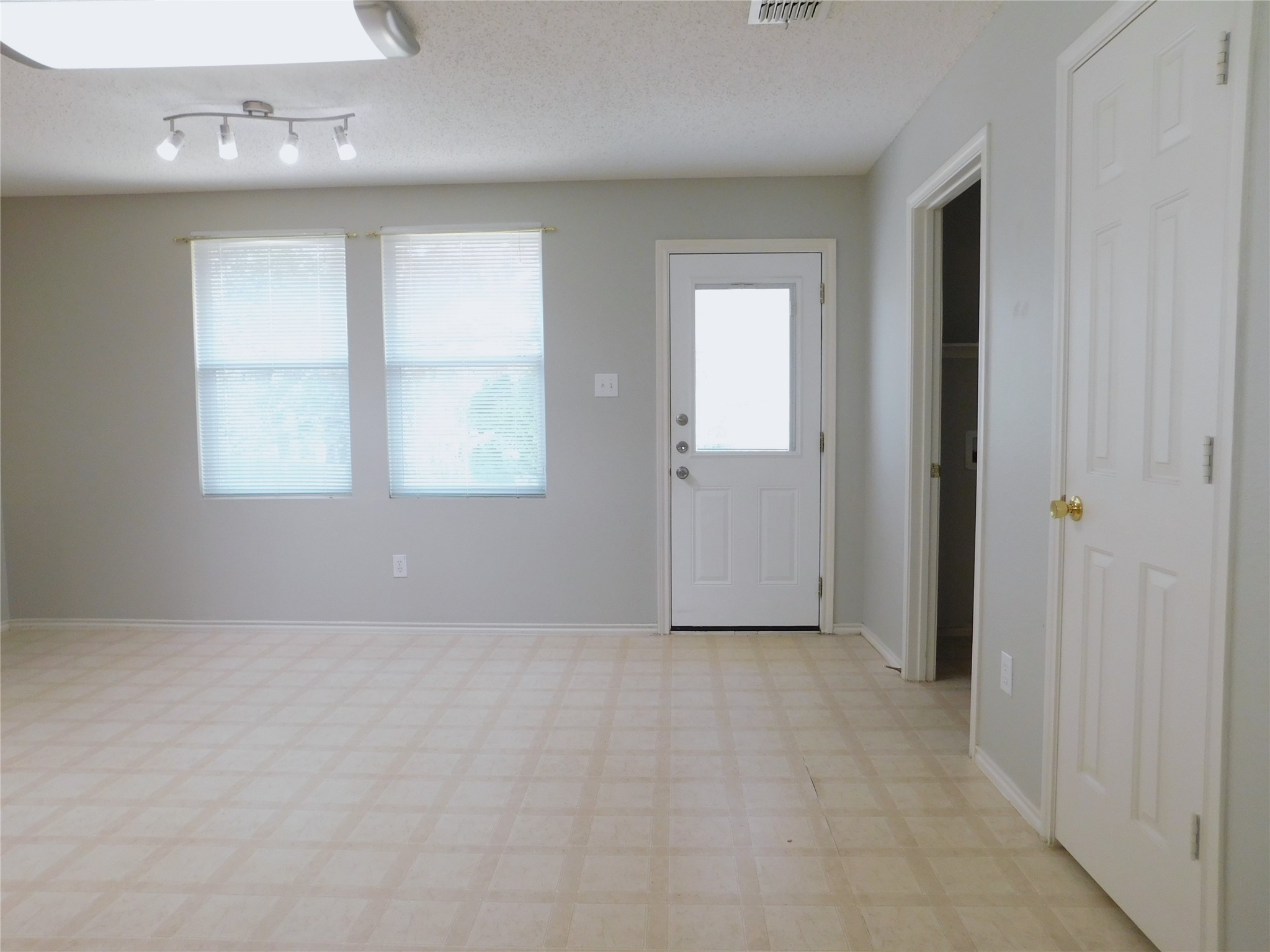 5721 Thoroughbred Trail