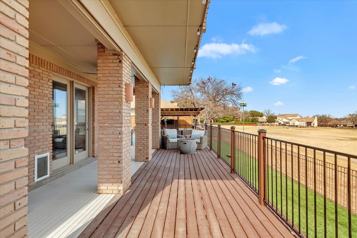 1426 Hidden Oaks Circle