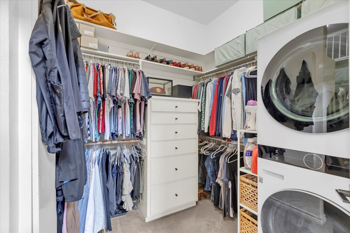 1426 Hidden Oaks Circle