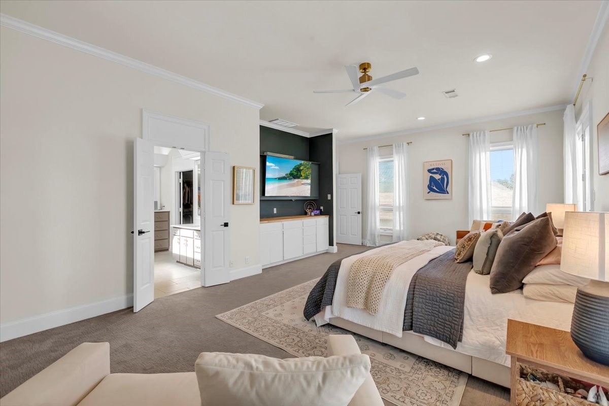 1426 Hidden Oaks Circle