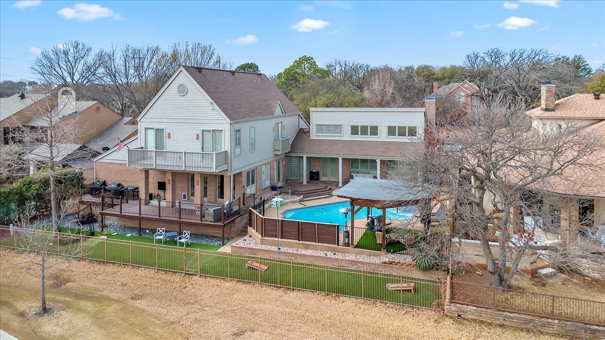 1426 Hidden Oaks Circle