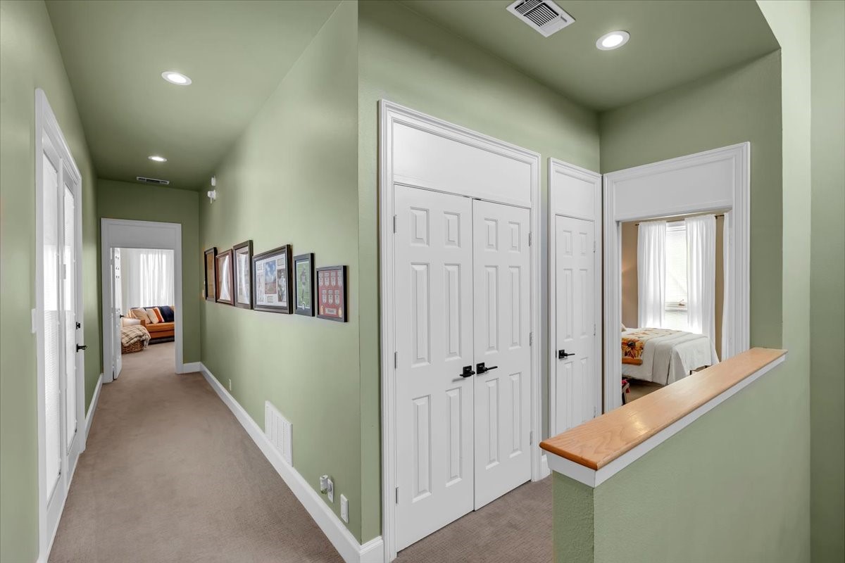 1426 Hidden Oaks Circle