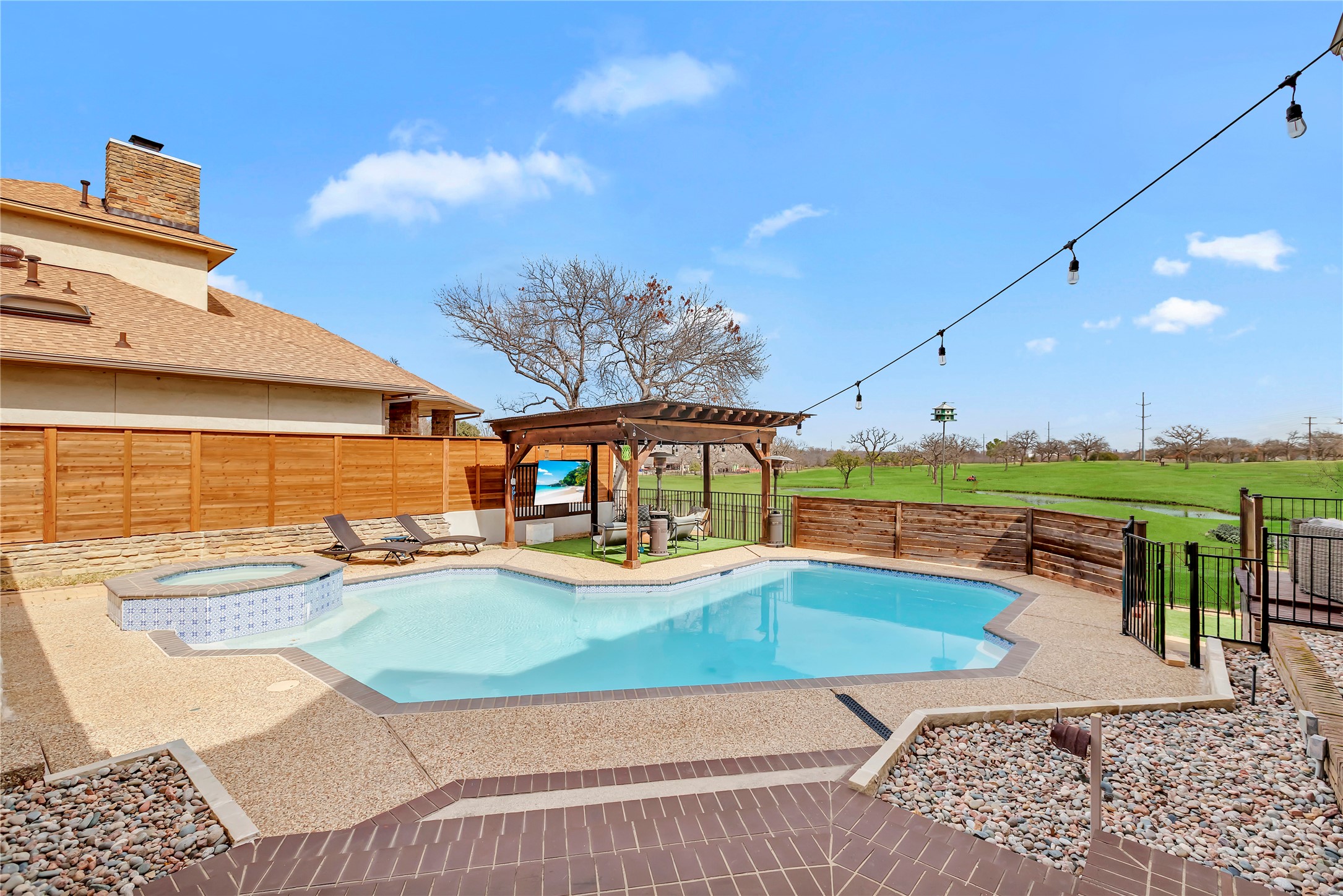1426 Hidden Oaks Circle