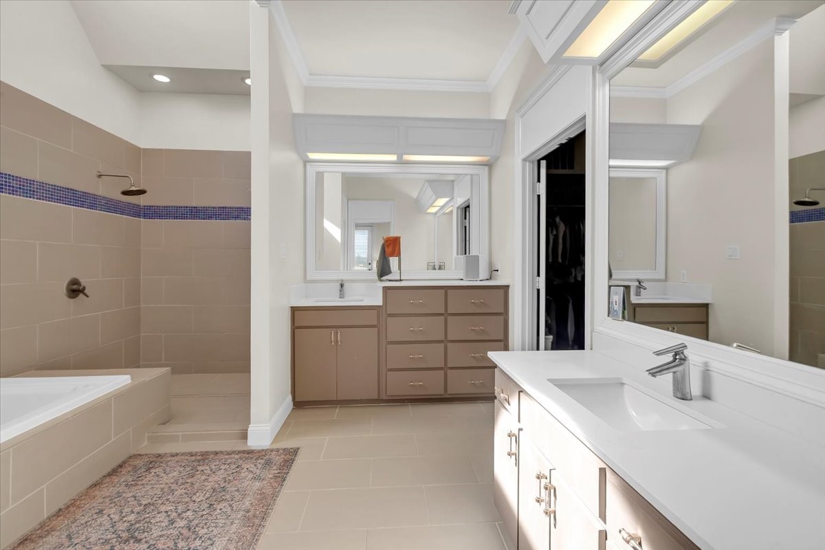 1426 Hidden Oaks Circle