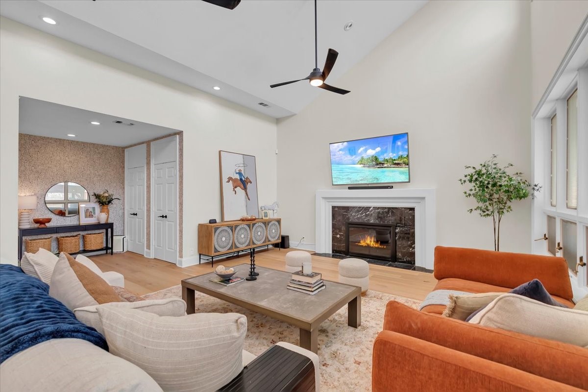 1426 Hidden Oaks Circle