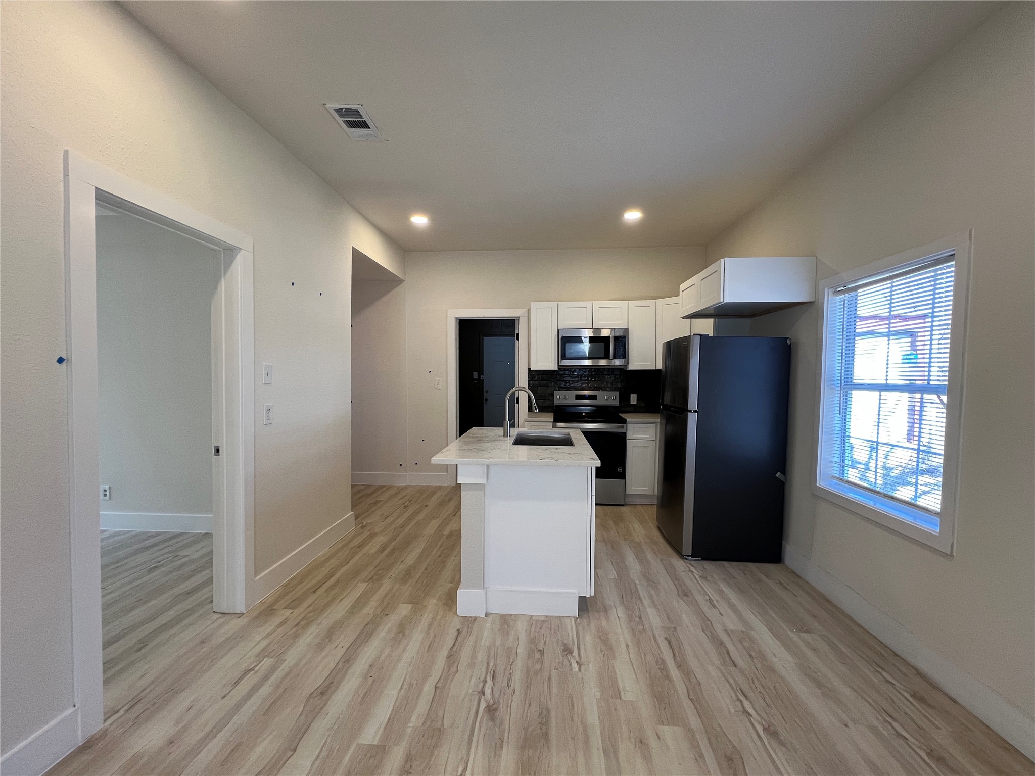 705 E 1st North Street