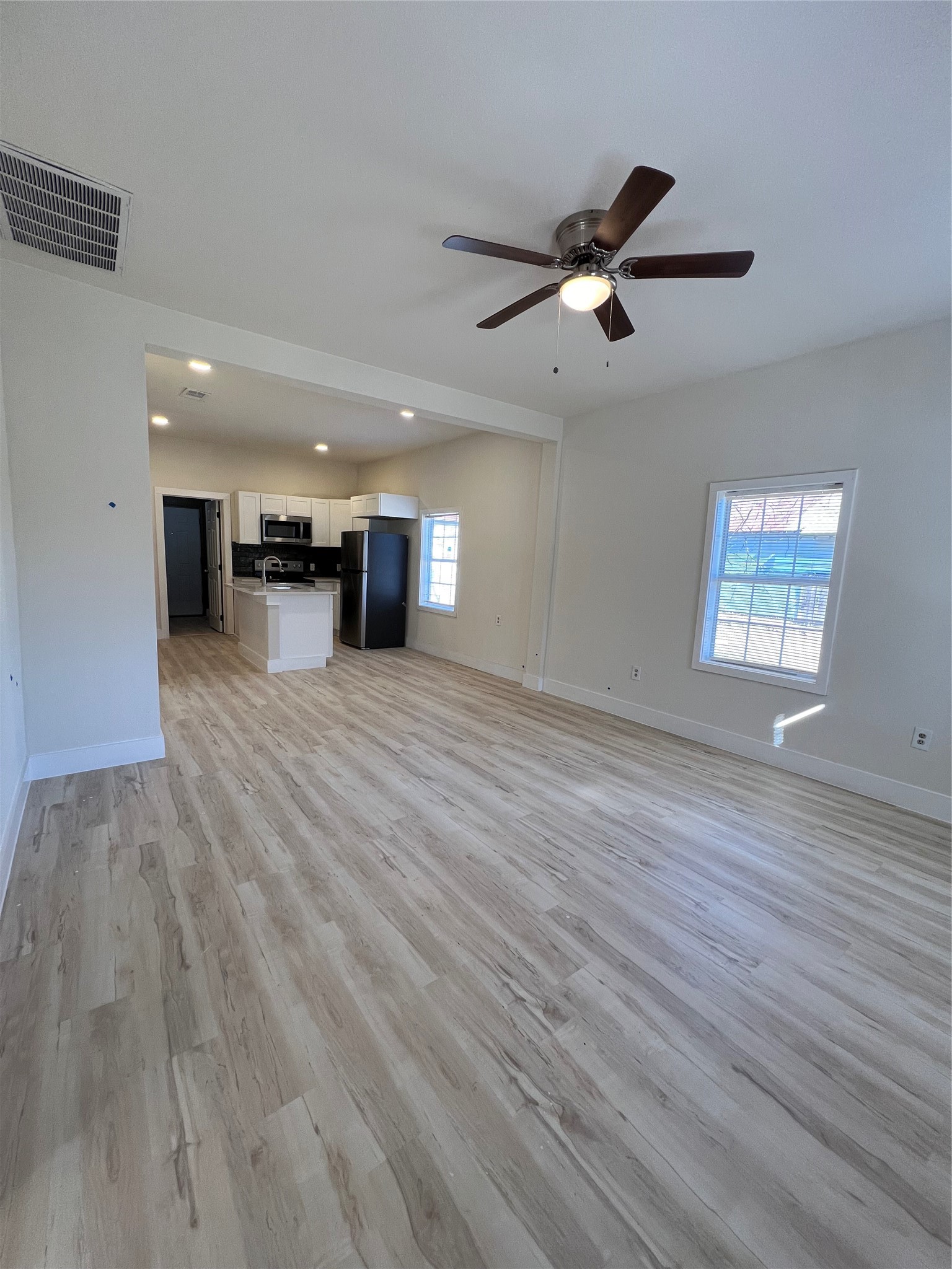 705 E 1st North Street