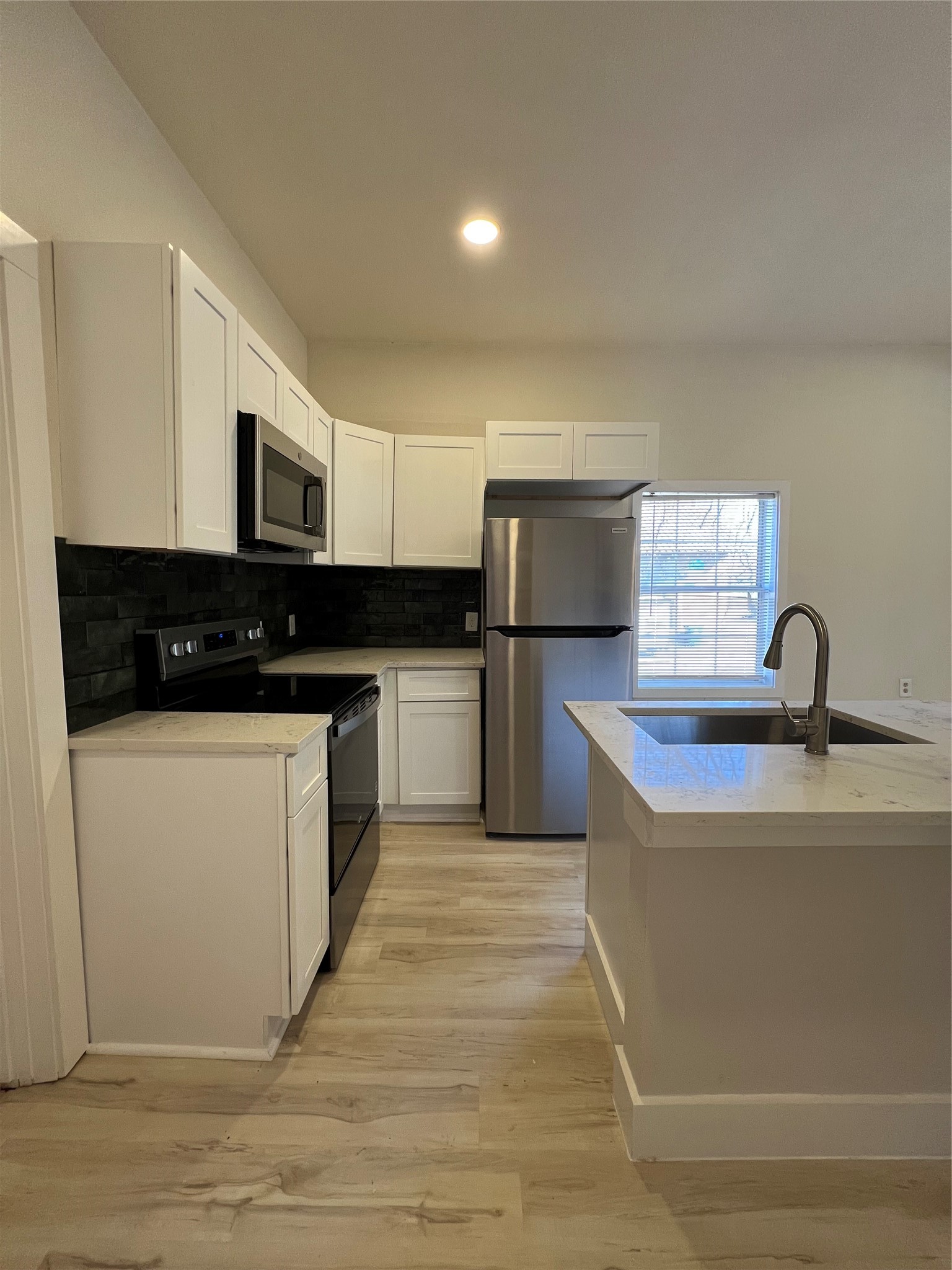 705 E 1st North Street