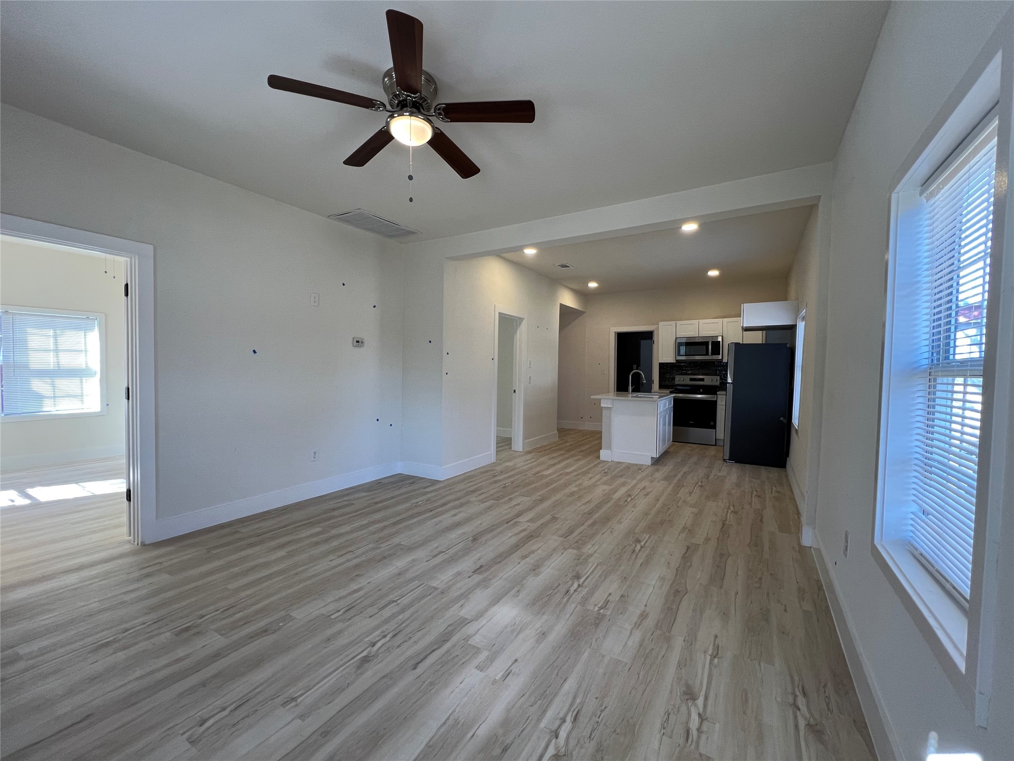 705 E 1st North Street