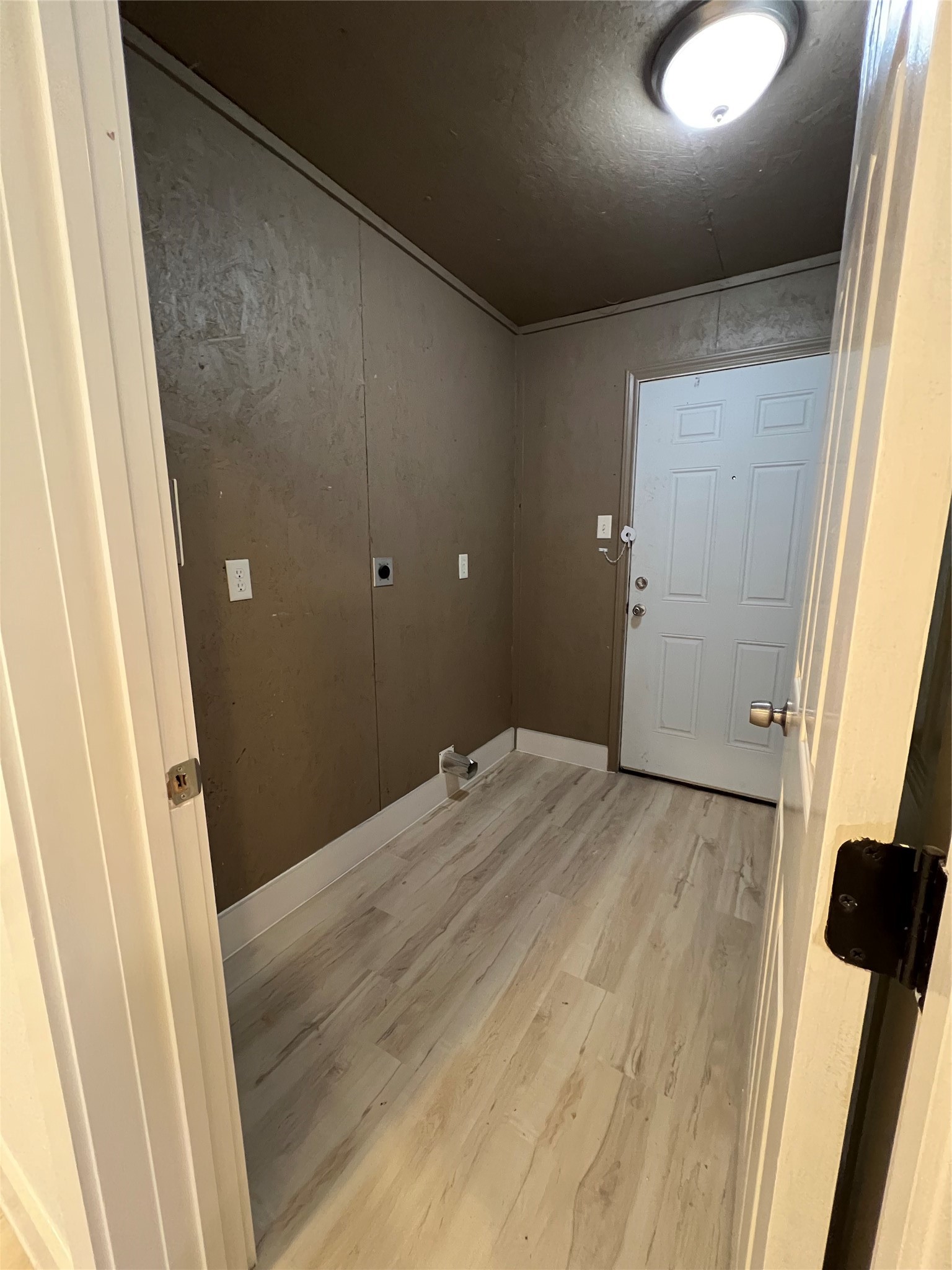 705 E 1st North Street