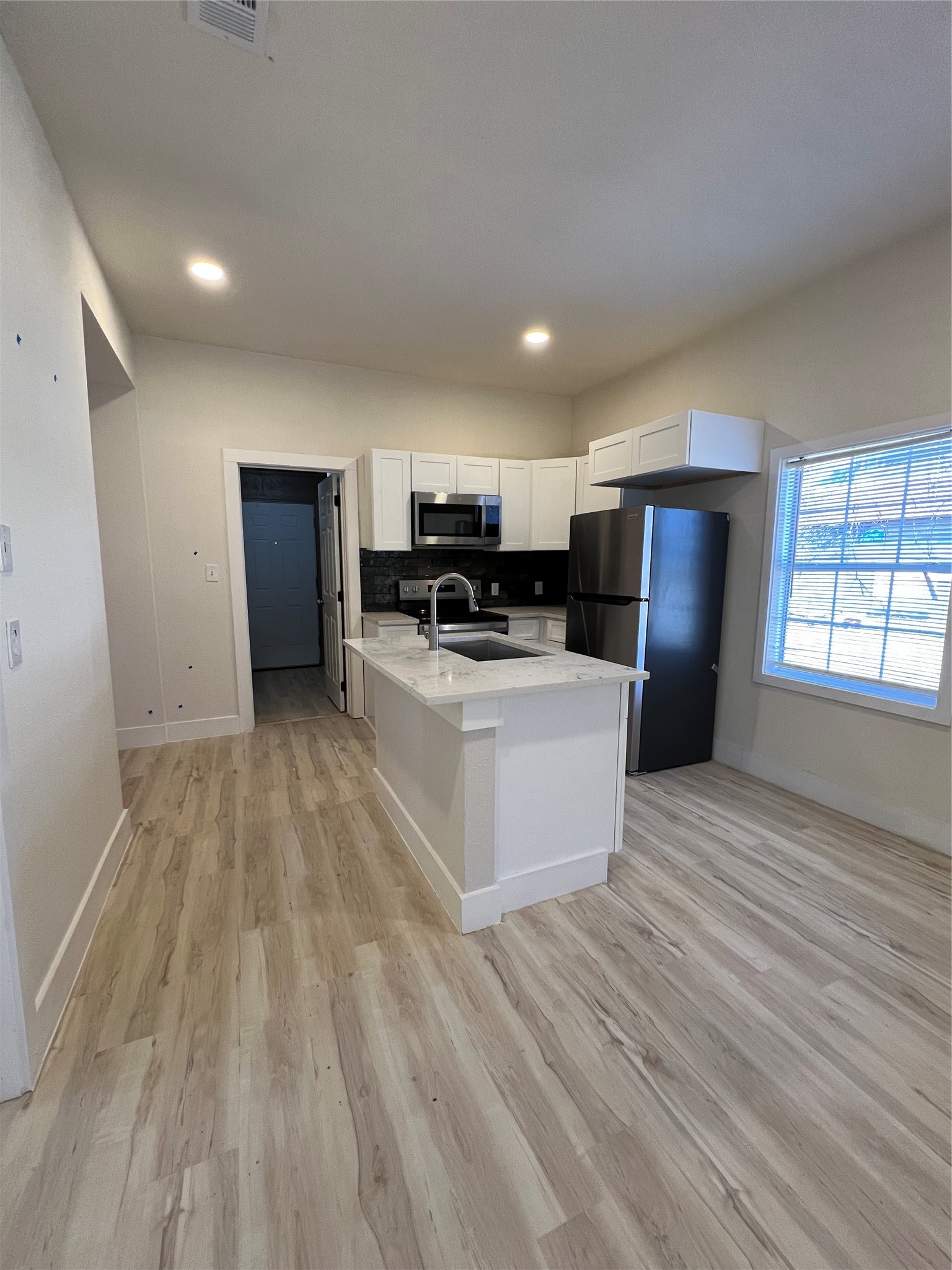 705 E 1st North Street