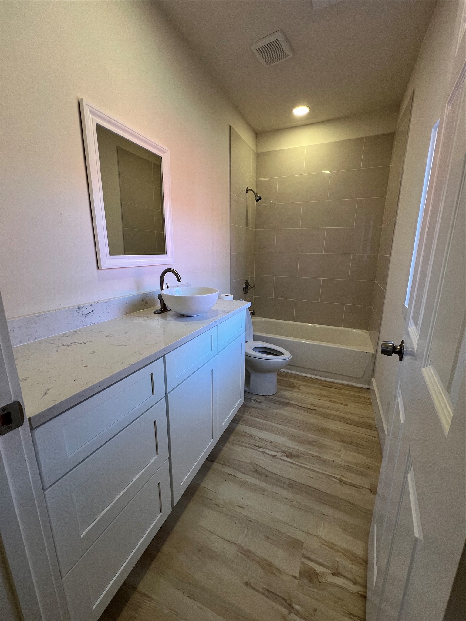 705 E 1st North Street