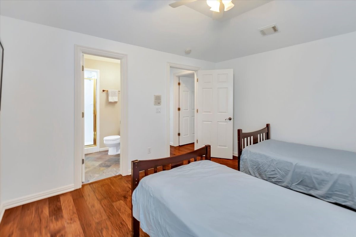 5111 Ambergate Lane