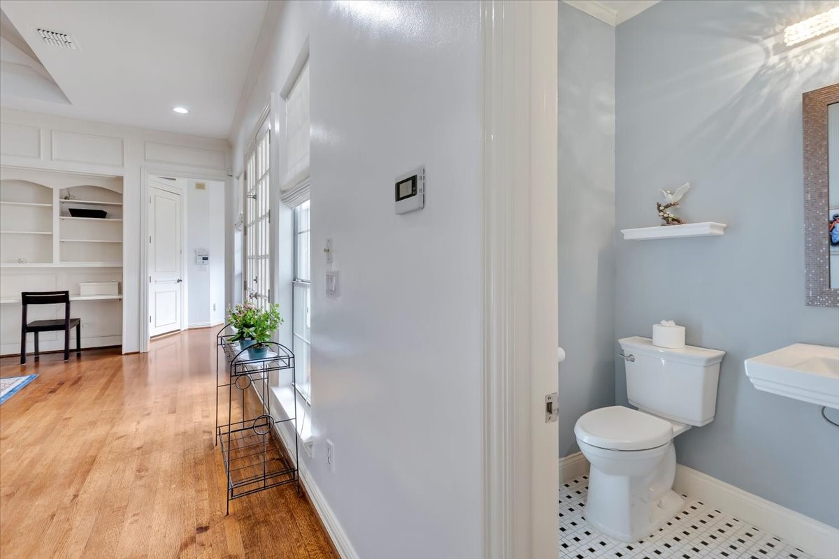 5111 Ambergate Lane