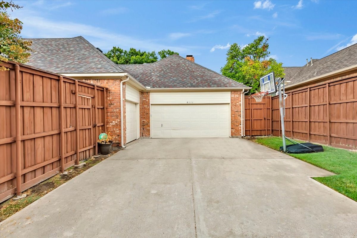 5111 Ambergate Lane