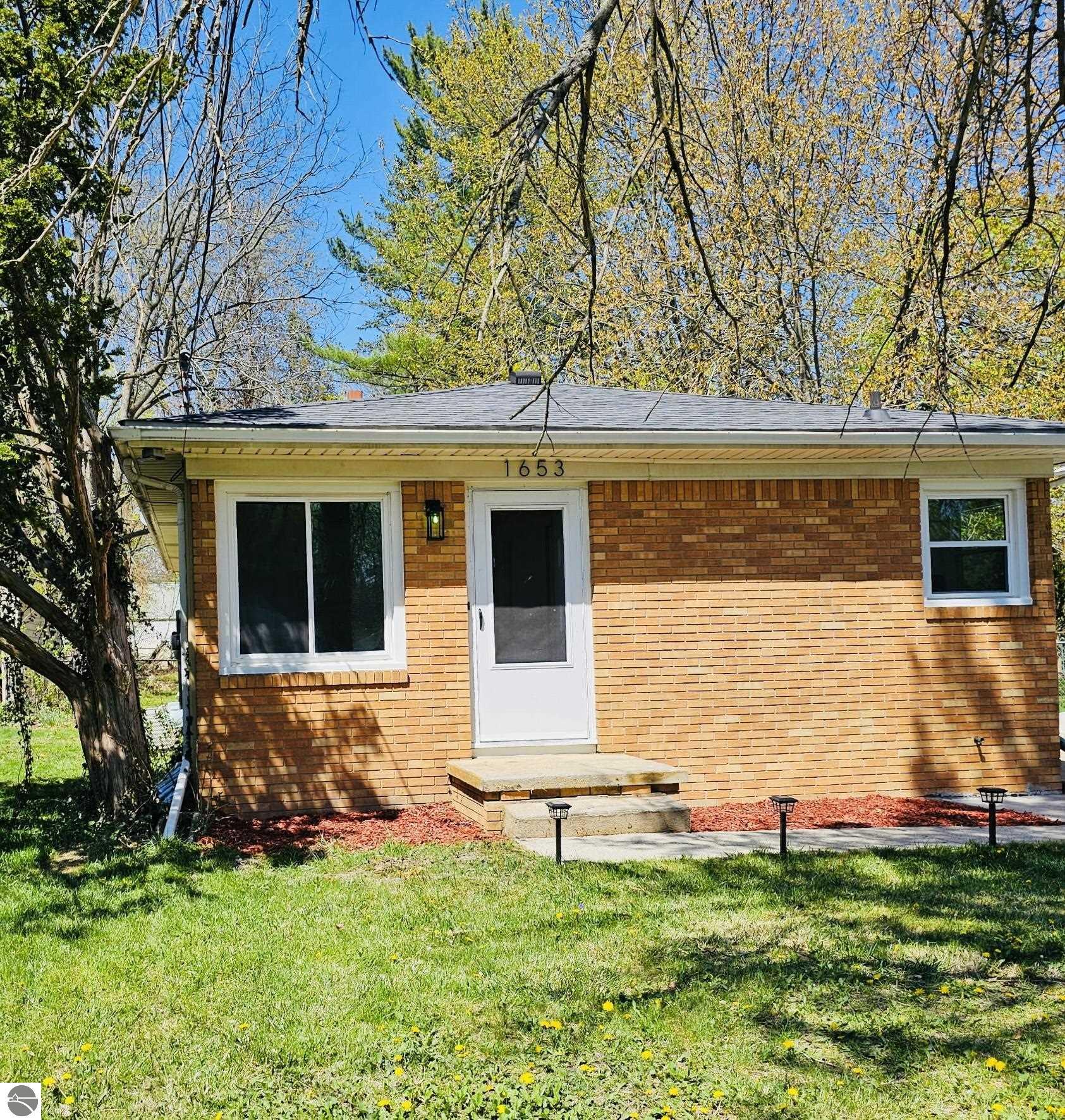 1653 Melrose Avenue