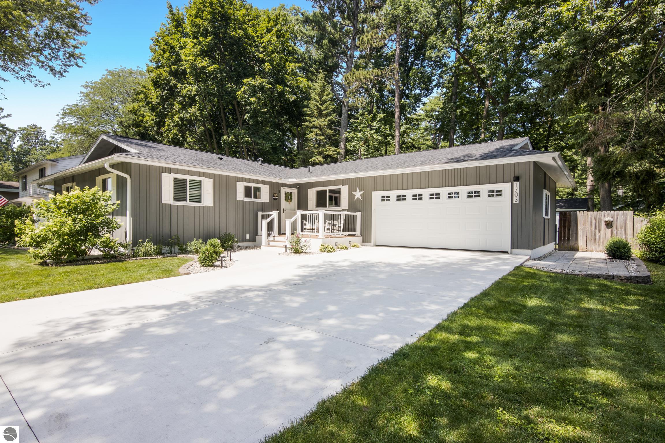 1703 Comanche Street