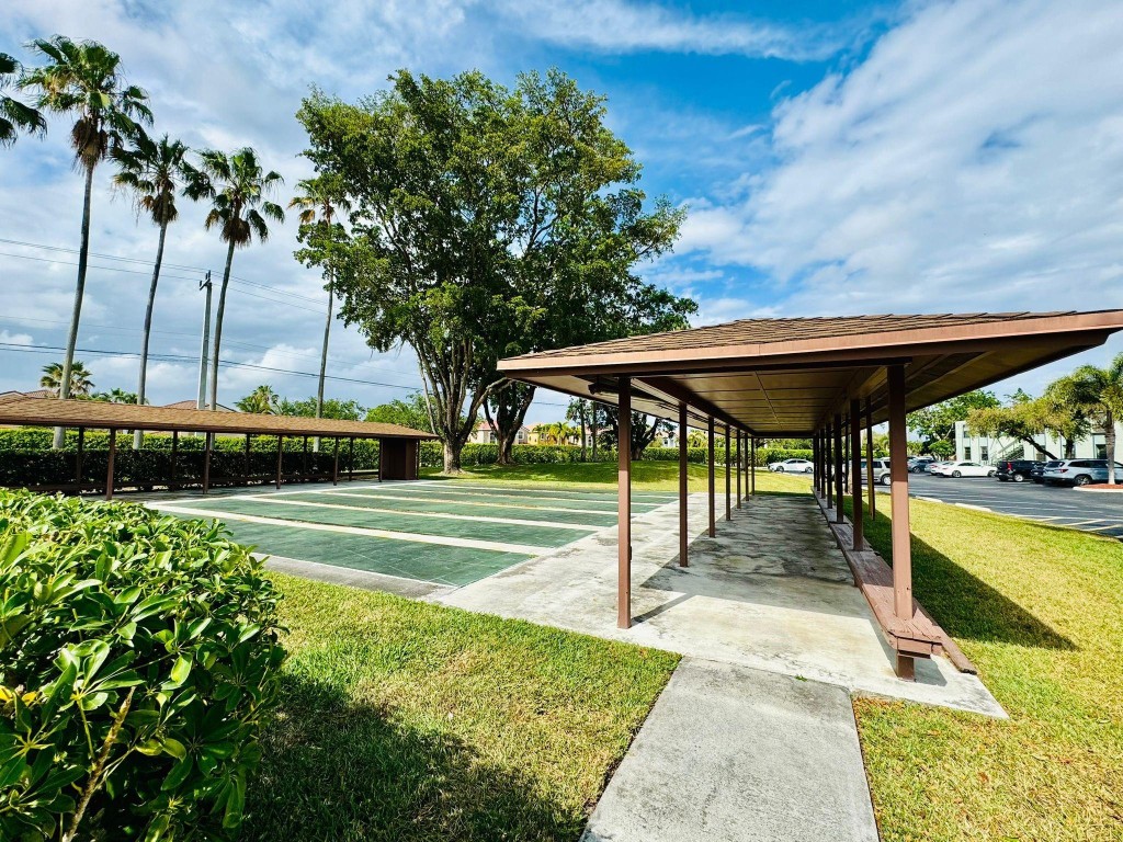 7410 NW 18th St 102