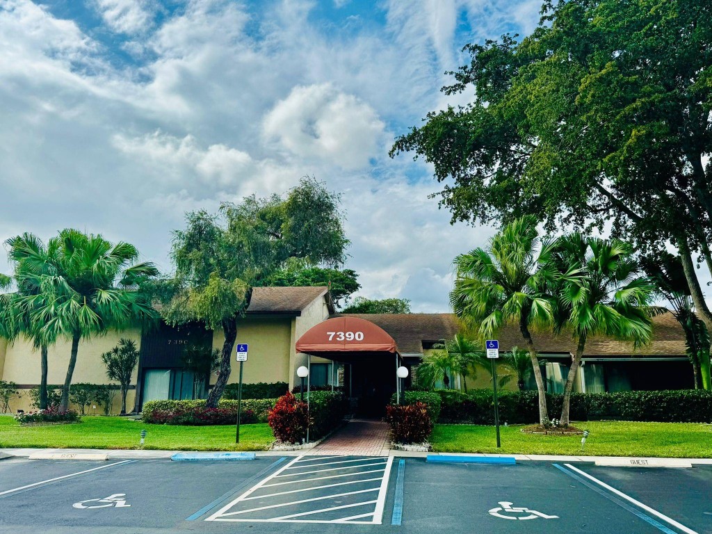 7410 NW 18th St 102