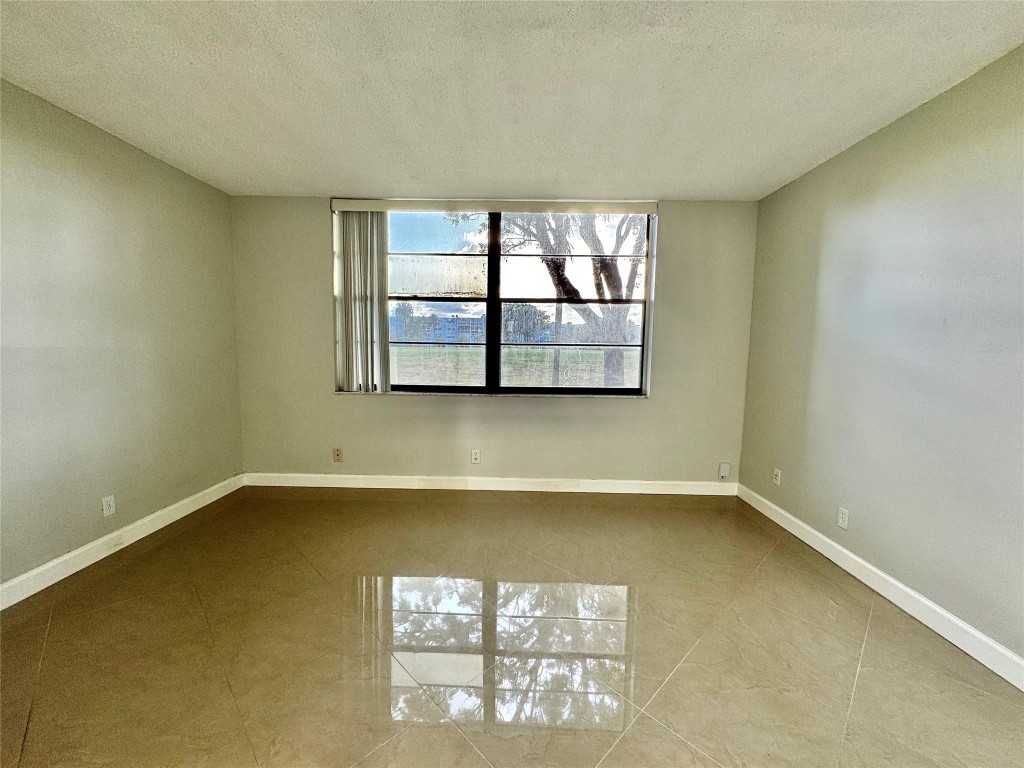 7410 NW 18th St 102