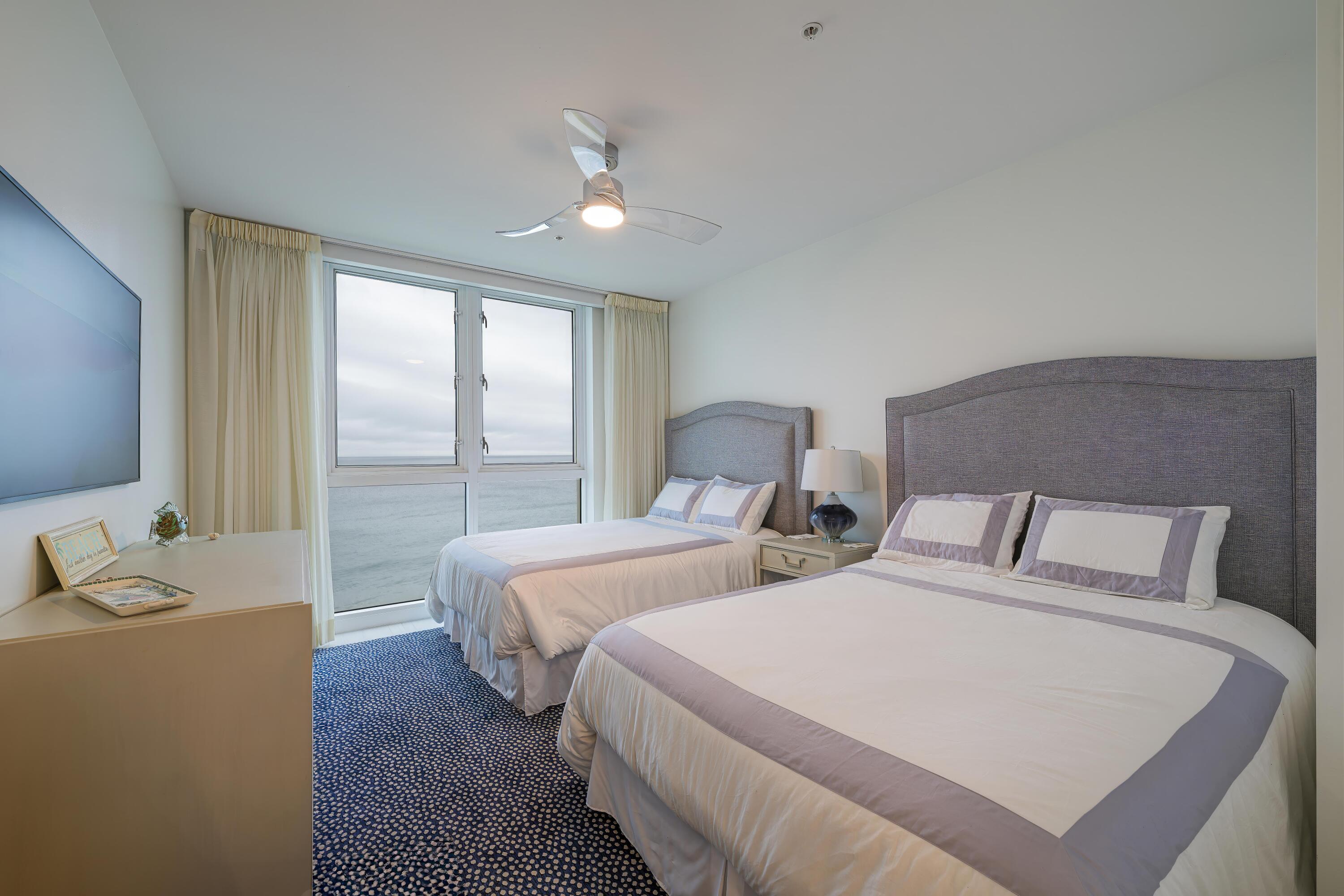 1063 Hillsboro Mile 702