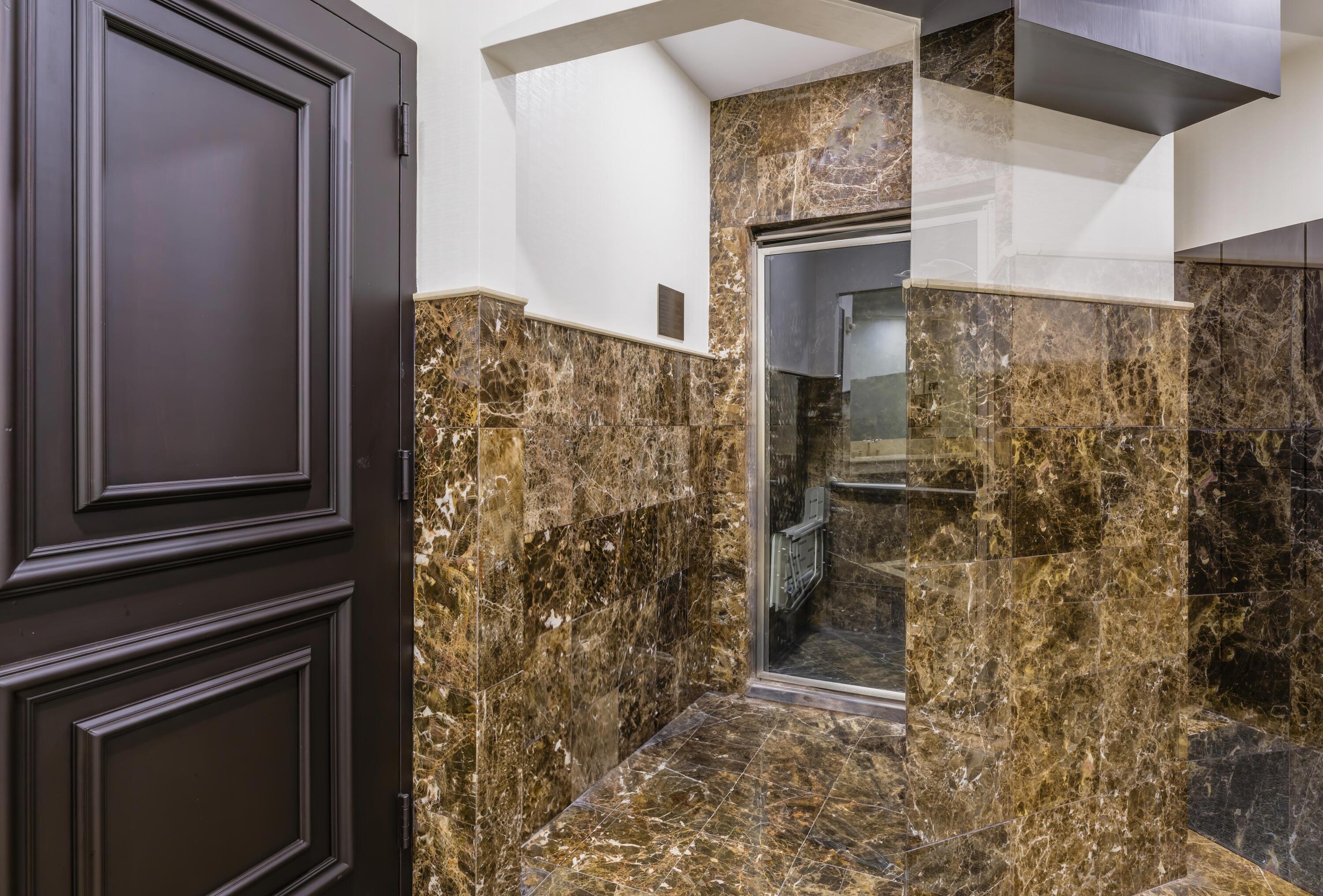 1063 Hillsboro Mile 702