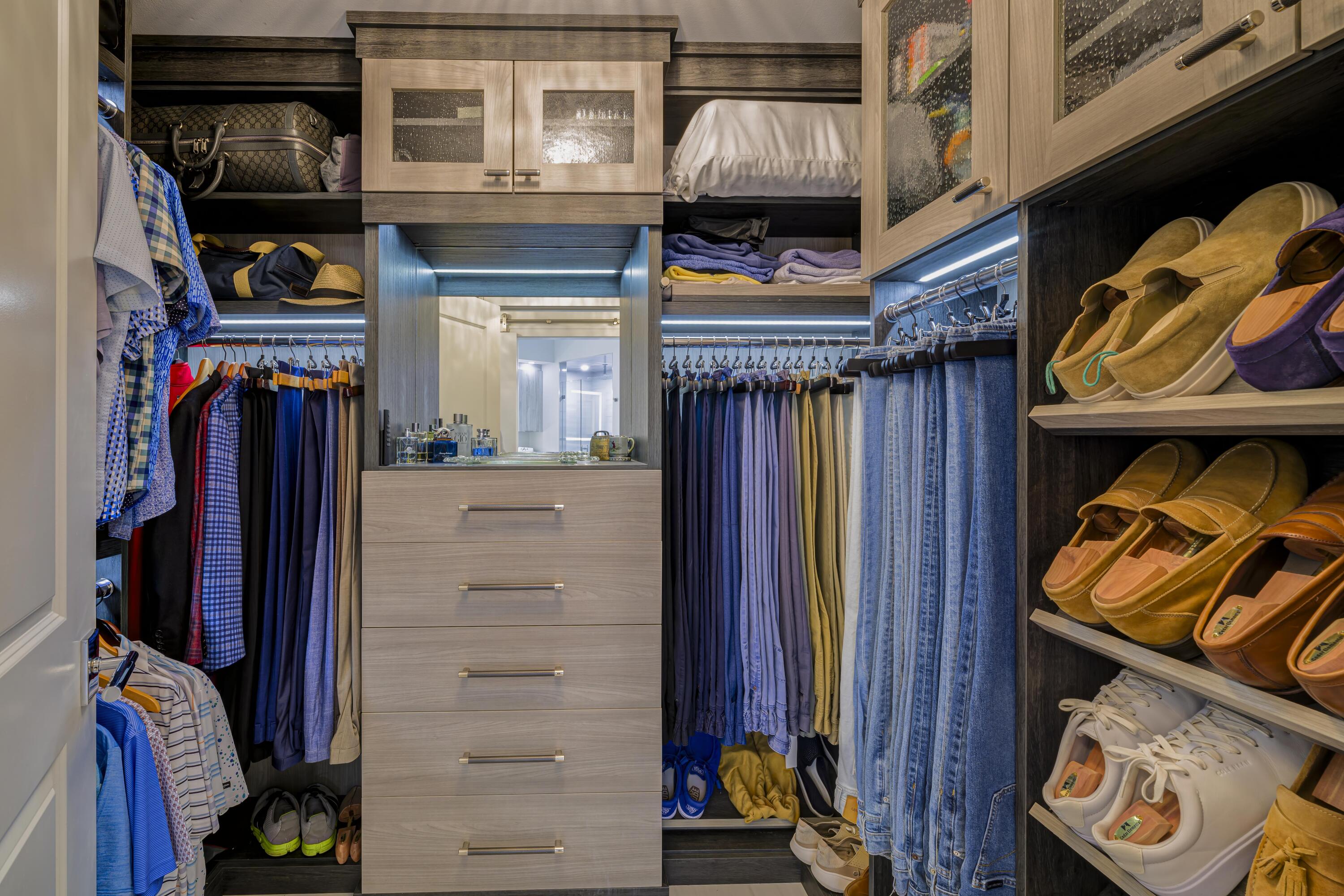 1063 Hillsboro Mile 702