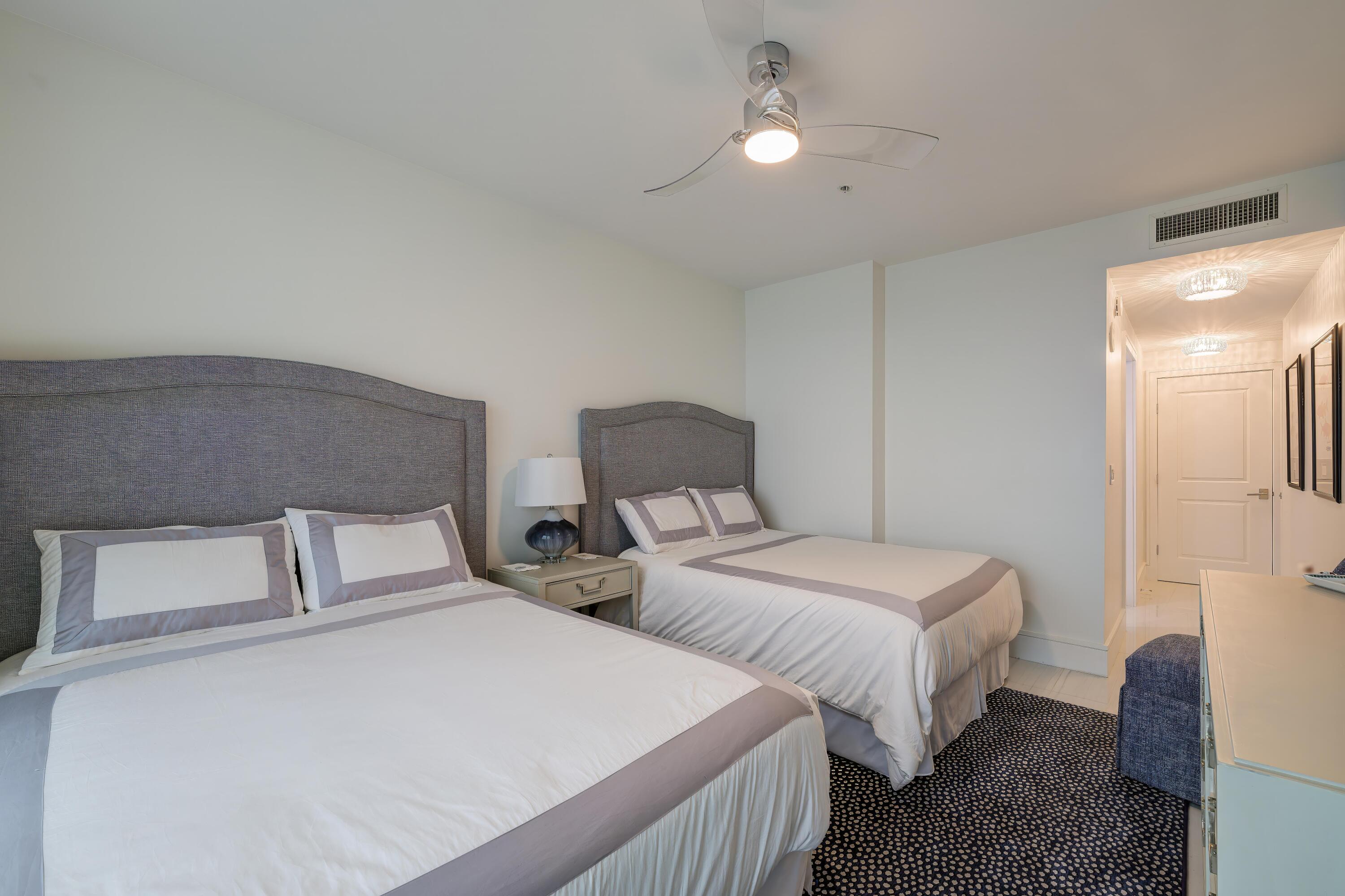 1063 Hillsboro Mile 702