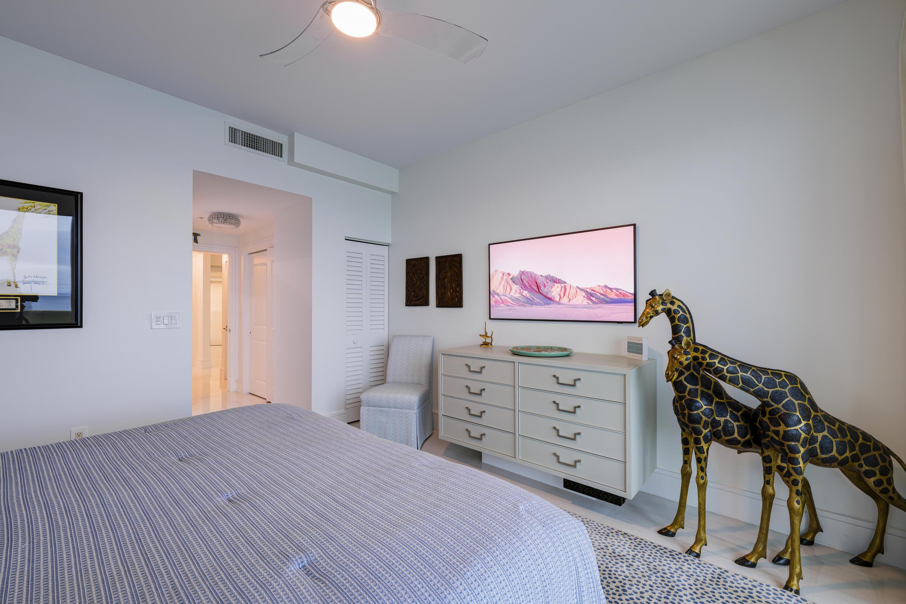 1063 Hillsboro Mile 702