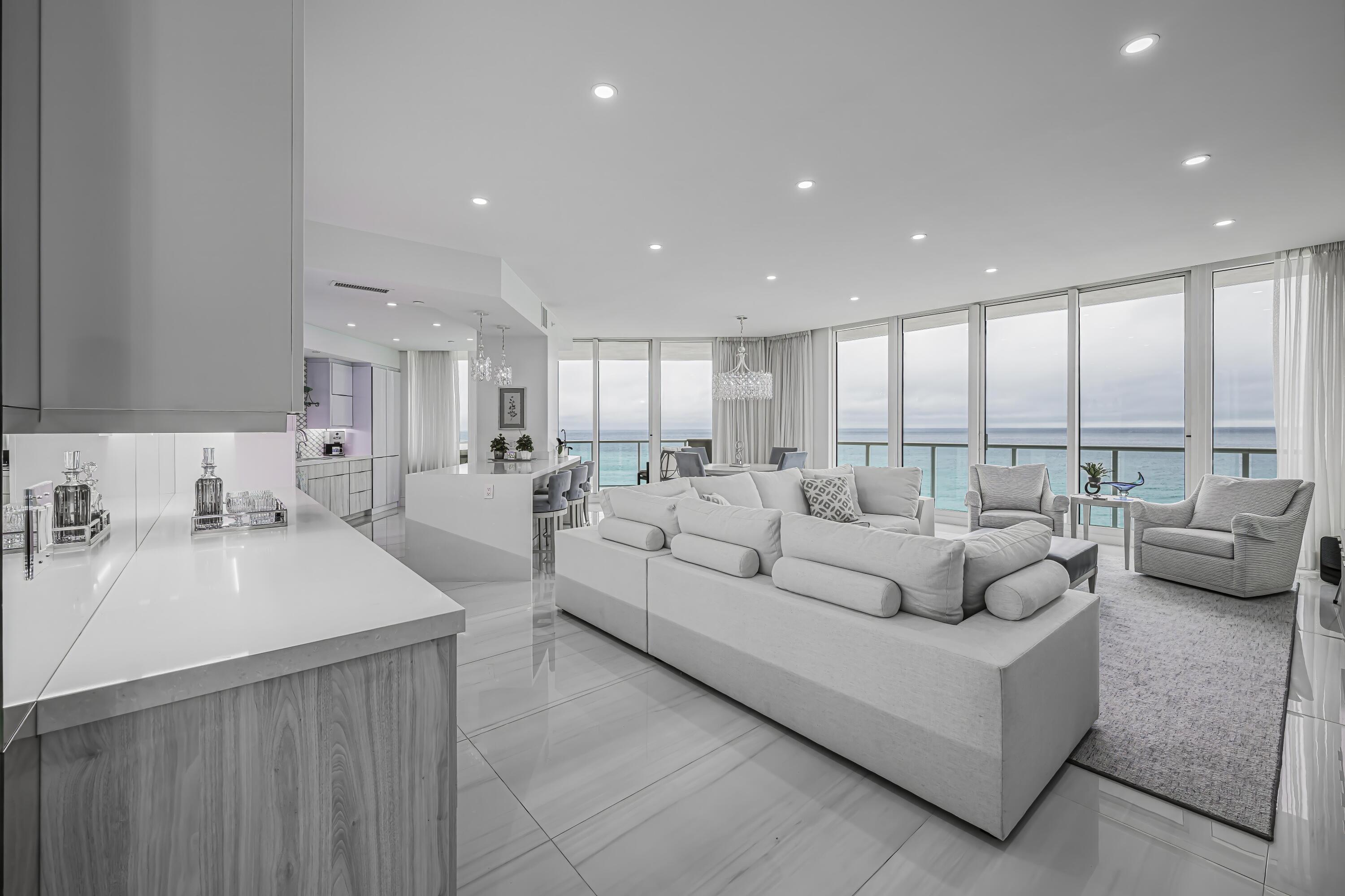 1063 Hillsboro Mile 702