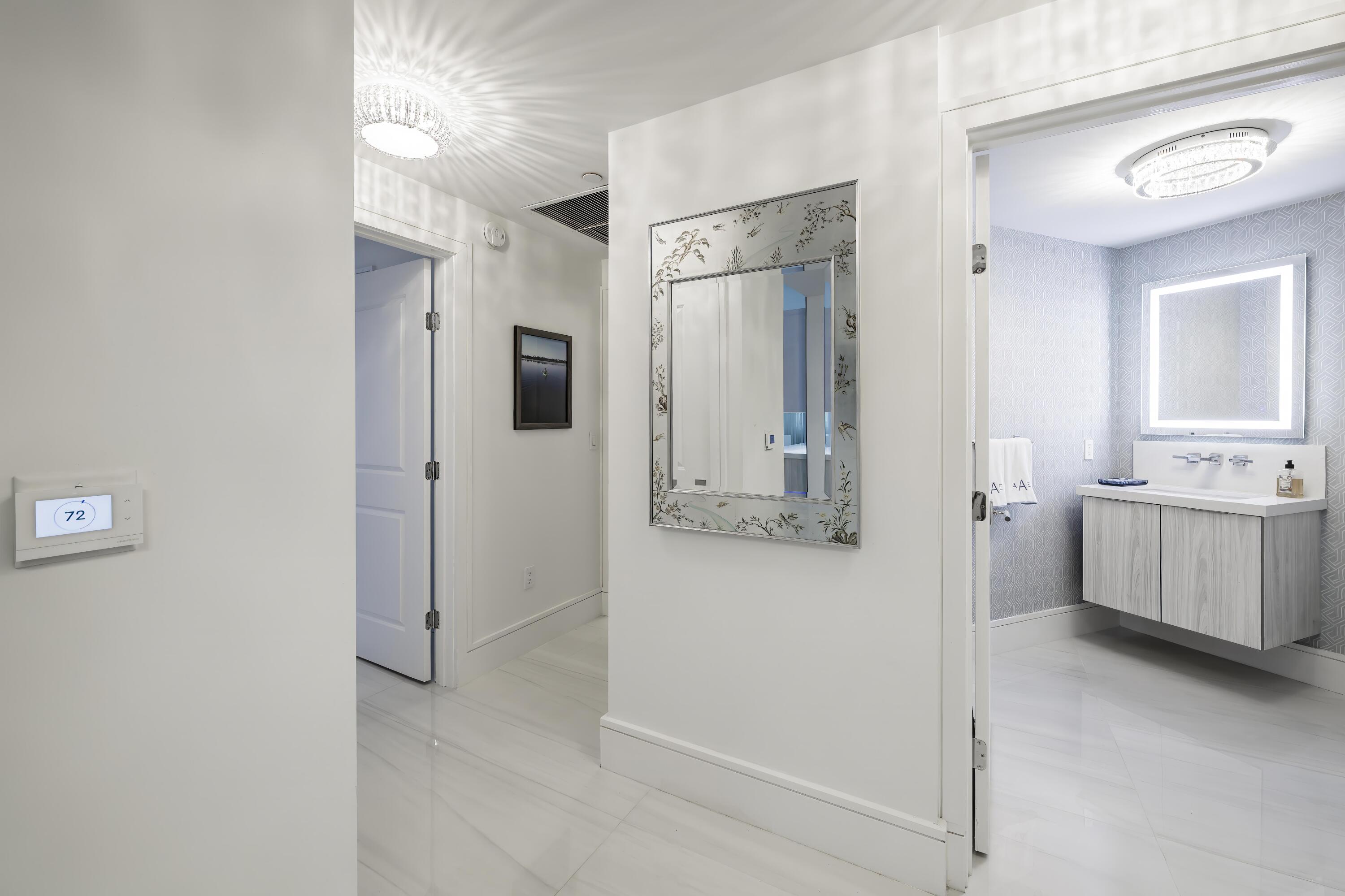 1063 Hillsboro Mile 702