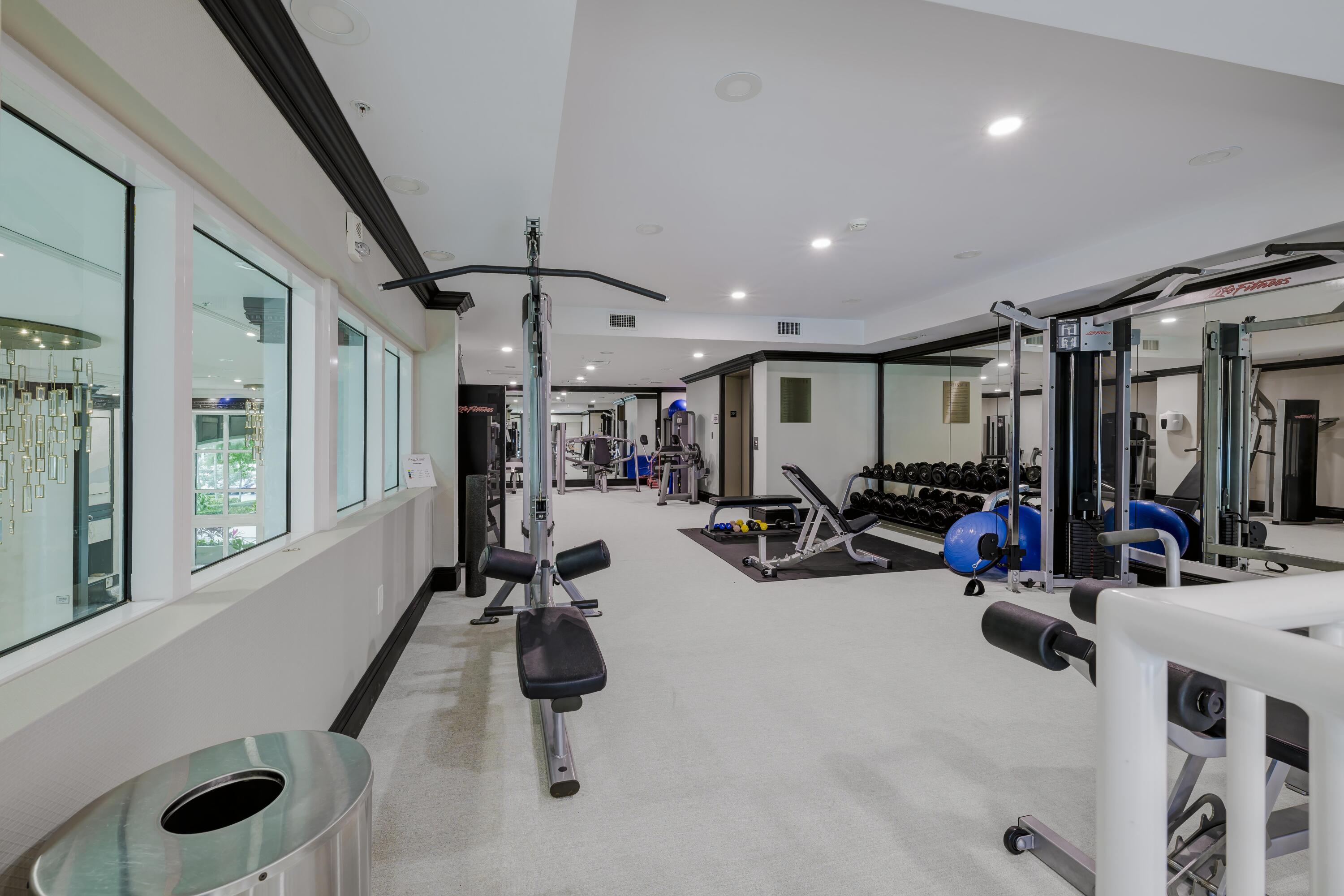 1063 Hillsboro Mile 702