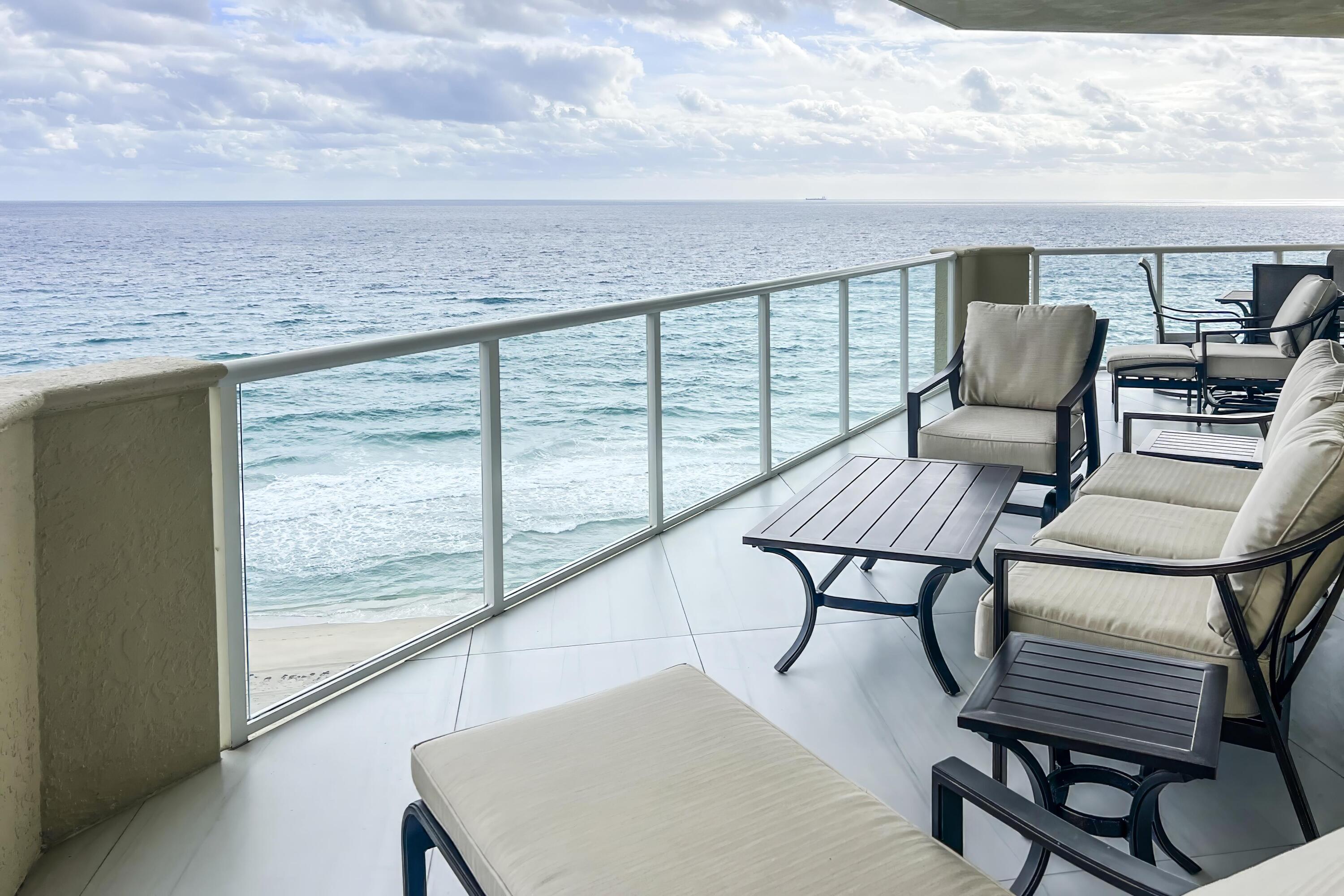 1063 Hillsboro Mile 702