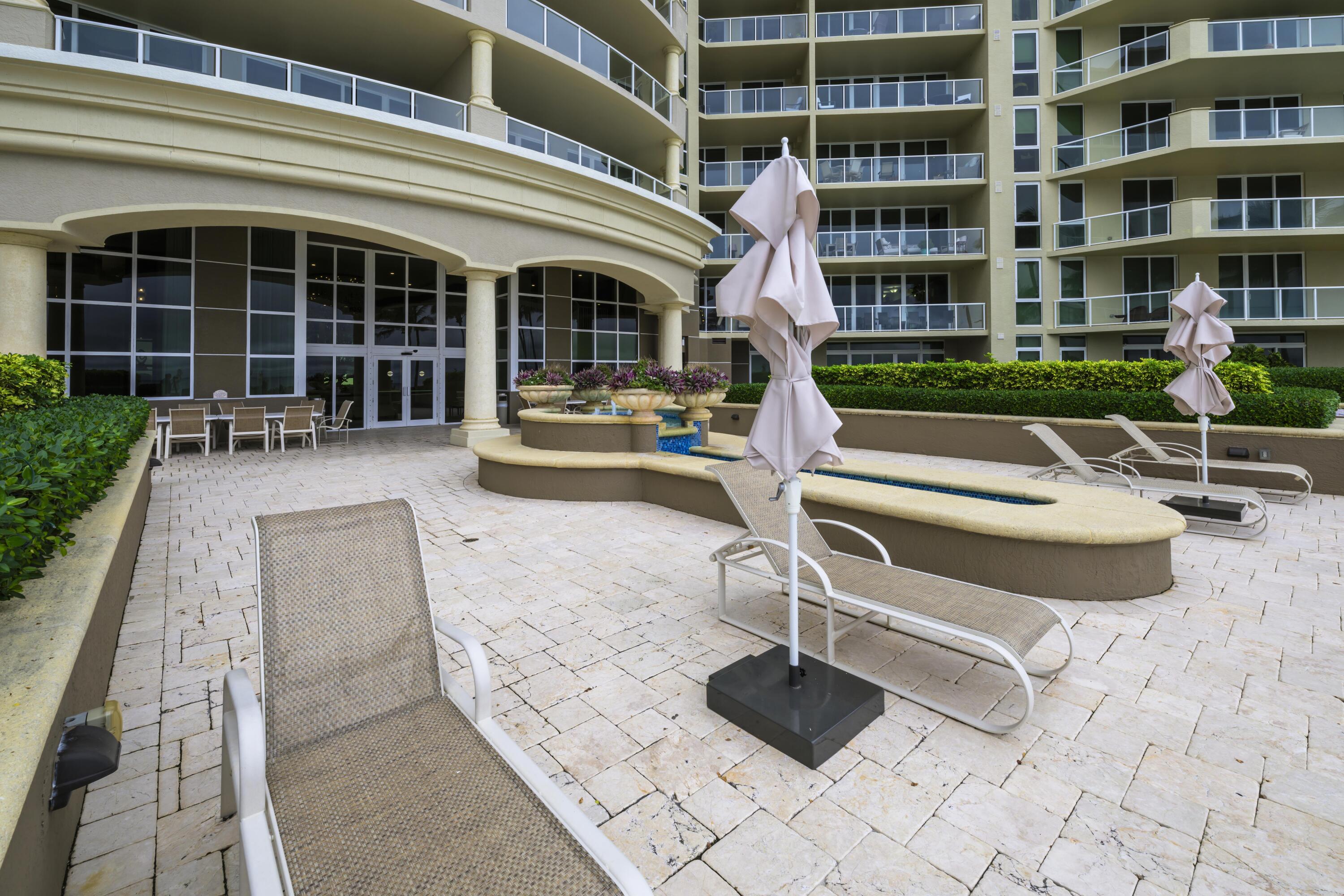 1063 Hillsboro Mile 702