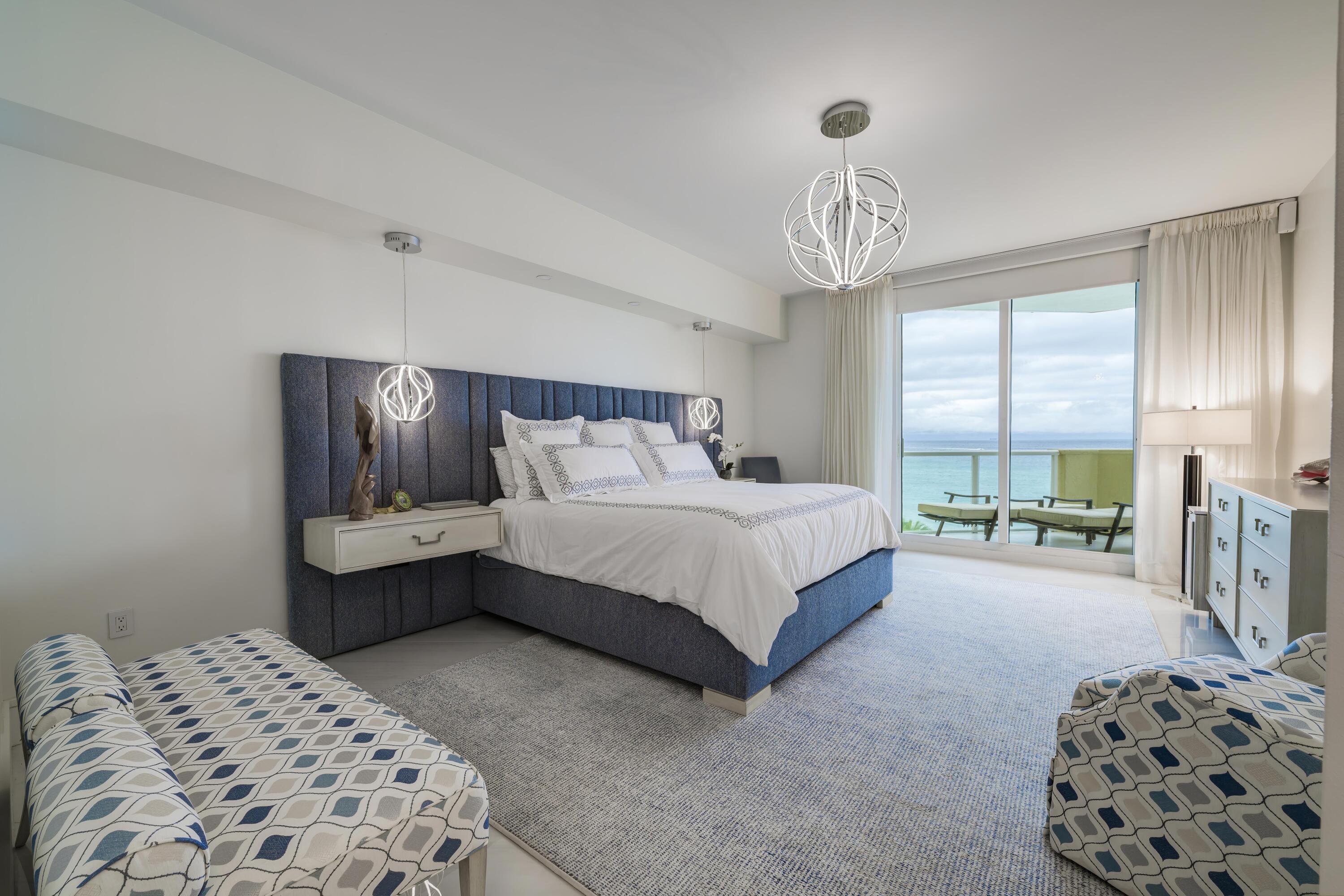 1063 Hillsboro Mile 702