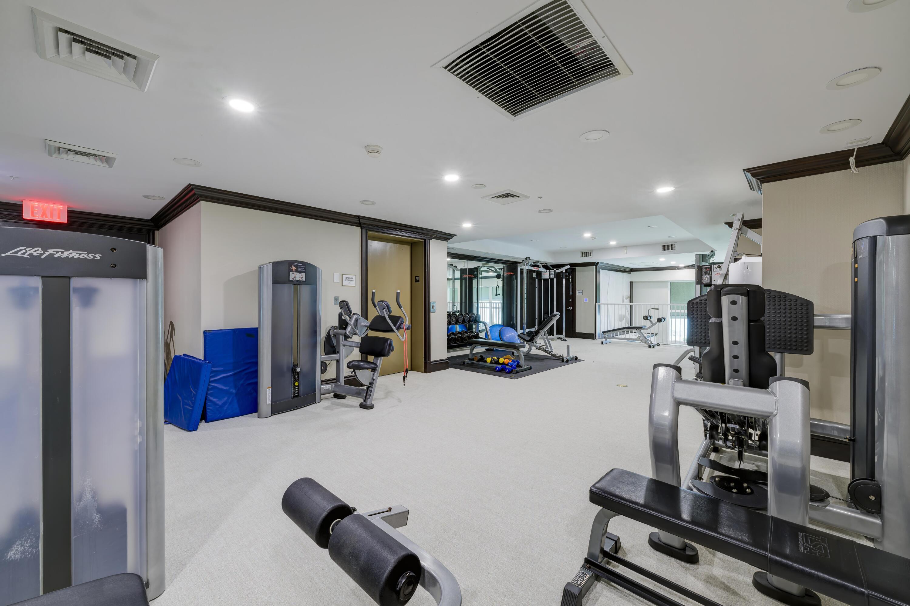 1063 Hillsboro Mile 702