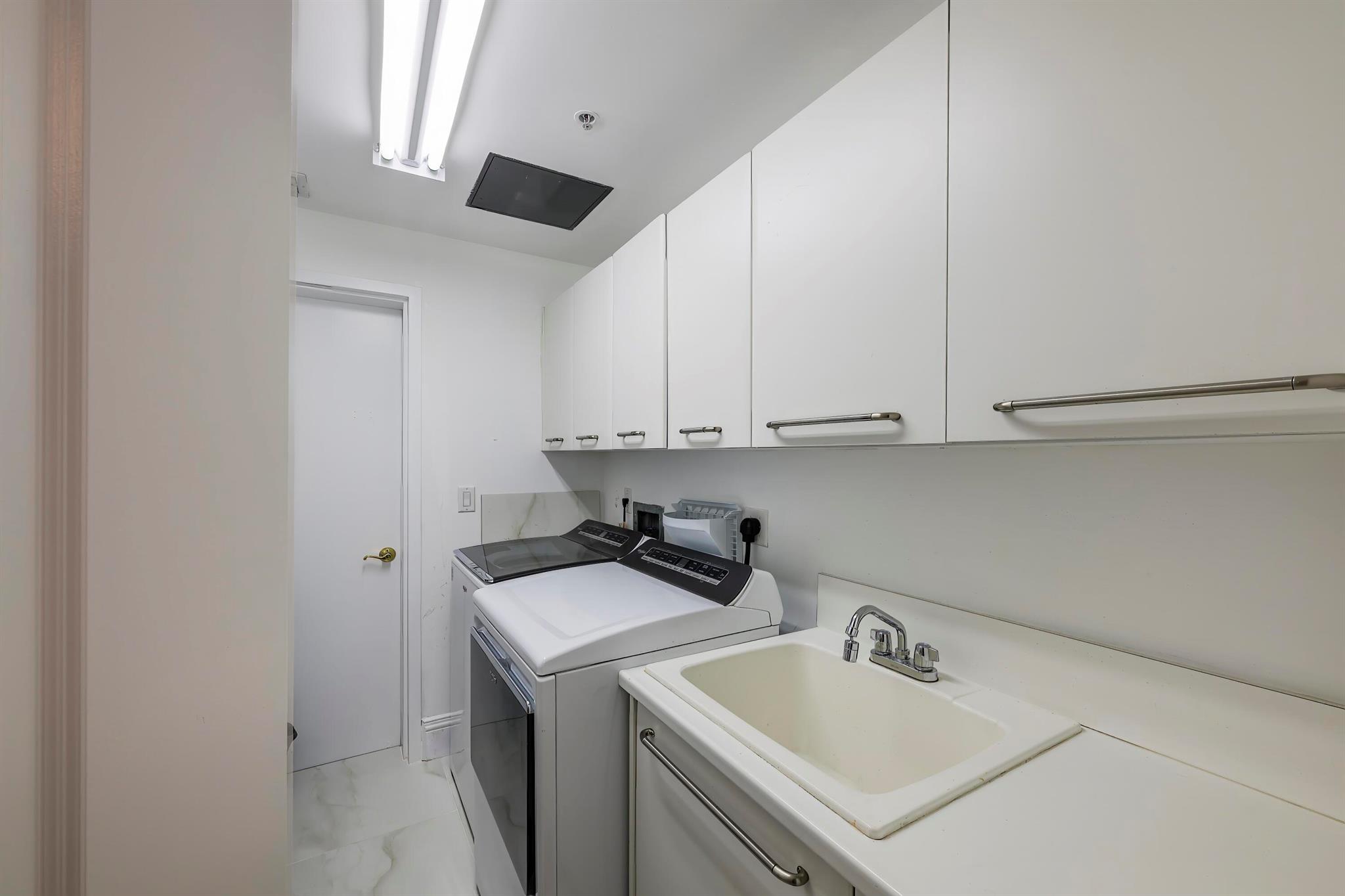 1063 Hillsboro Mile 703