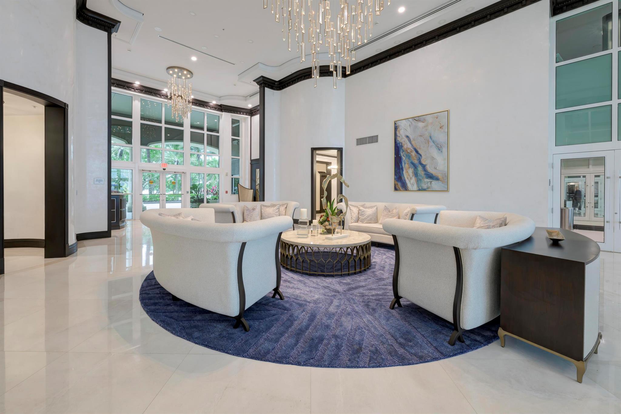 1063 Hillsboro Mile 703