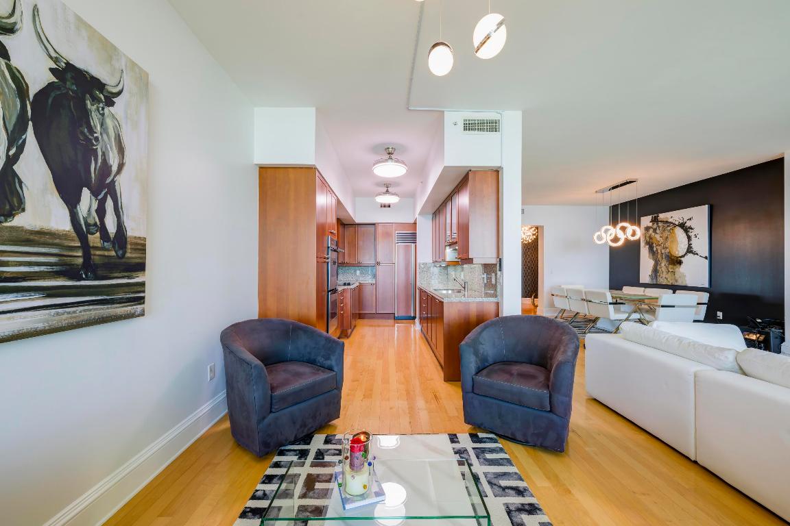 1063 Hillsboro Mile 703