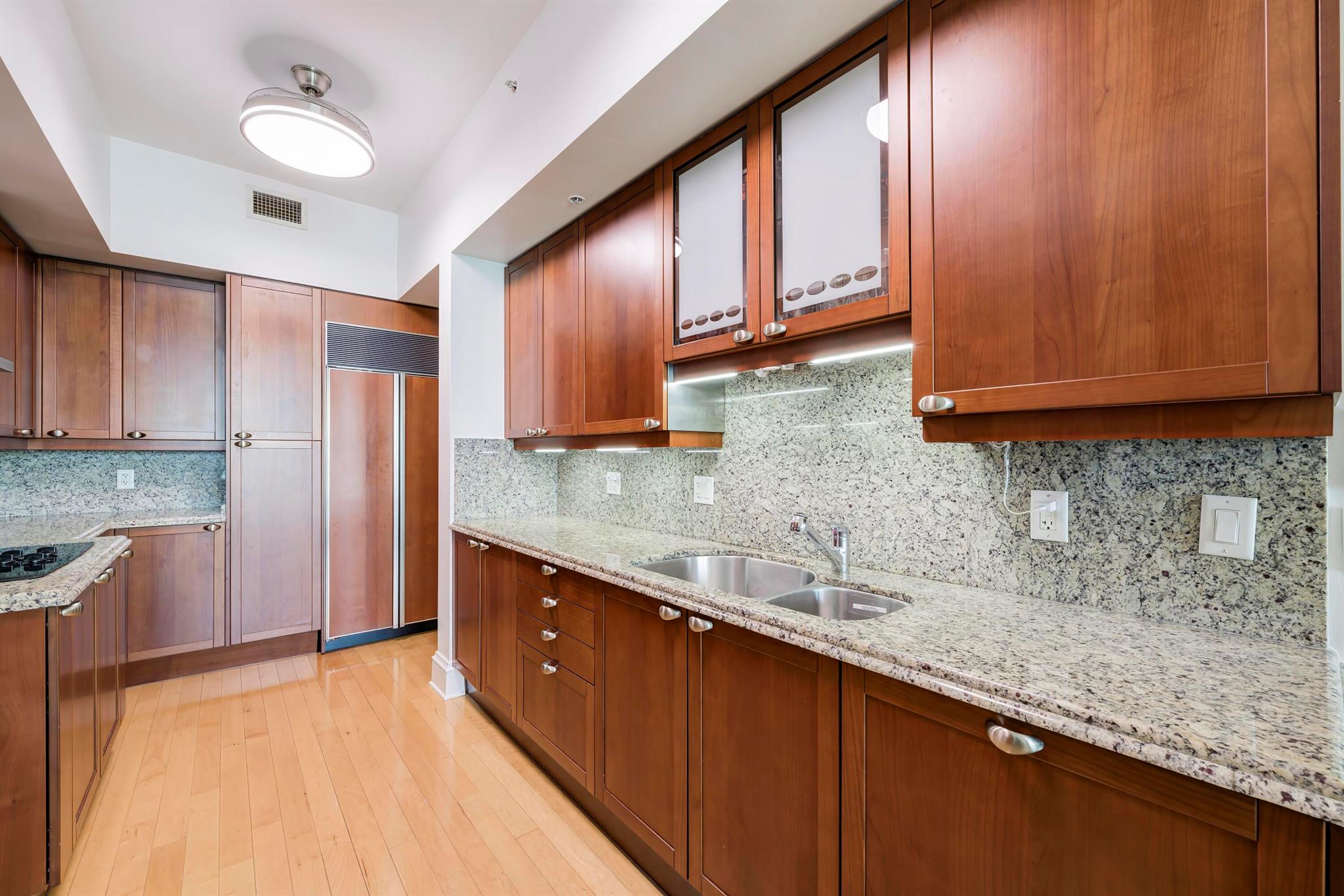 1063 Hillsboro Mile 703